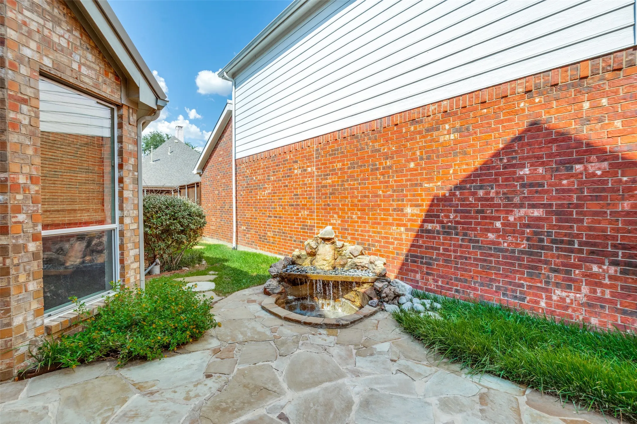 Single Family Residence For Sale in Denton County , 3942 Navarro Way, Frisco, Texas 75034, 3 Bedroom, 3 Bathroom, 2 Garage spaces, 2,401 Sqft, built in 2000, mls#21374035, Real Estate Agent in Frisco, Homes For Sale in Denton county, Homes For Sale in Frisco, Realtor in Frisco Texas, Real Estate Brokerage Independent Realty Texas, Luminita Cordes Realtor