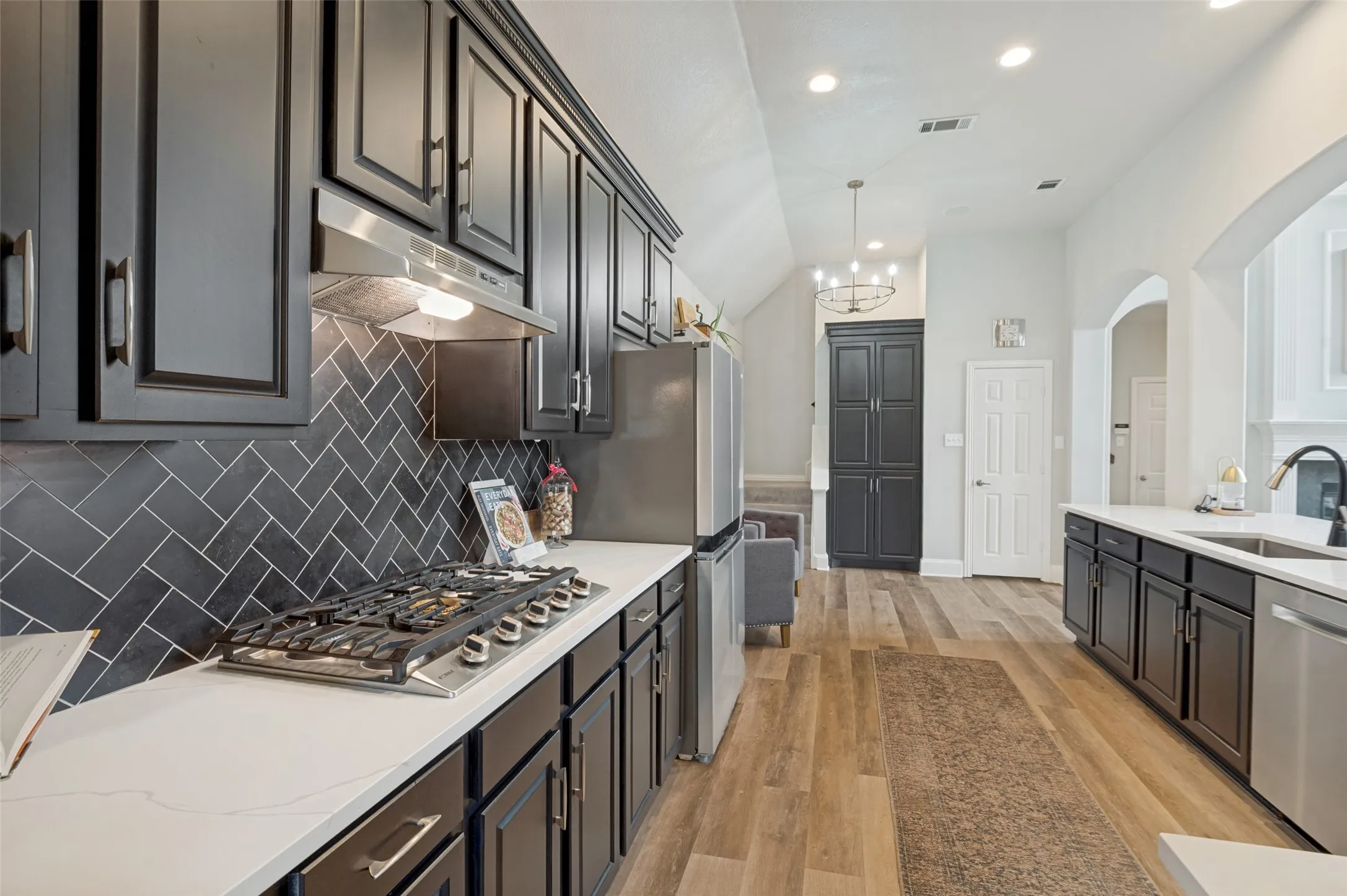 Single Family Residence For Sale in Denton County , 3942 Navarro Way, Frisco, Texas 75034, 3 Bedroom, 3 Bathroom, 2 Garage spaces, 2,401 Sqft, built in 2000, mls#21374035, Real Estate Agent in Frisco, Homes For Sale in Denton county, Homes For Sale in Frisco, Realtor in Frisco Texas, Real Estate Brokerage Independent Realty Texas, Luminita Cordes Realtor