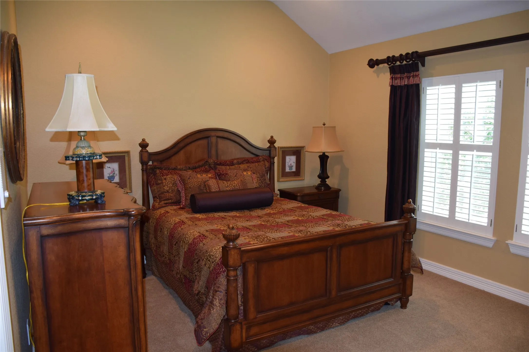 Single Family Residence For Sale in Tarrant County , 1804 Mesquite Court, Southlake, Texas 76092, 5 Bedroom, 4 Bathroom, 3 Garage spaces, 5,929 Sqft, built in 1998, mls#21379631, Real Estate Agent in Southlake, Homes For Sale in Tarrant county, Homes For Sale in Southlake, Realtor in Southlake Texas, Real Estate Brokerage Independent Realty Texas, Luminita Cordes Realtor