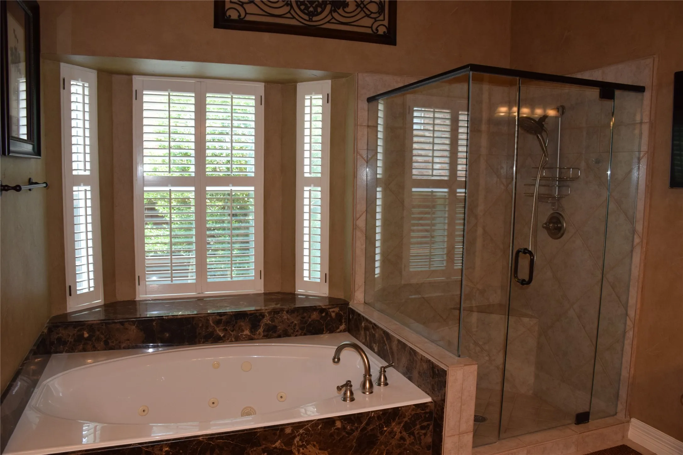 Single Family Residence For Sale in Tarrant County , 1804 Mesquite Court, Southlake, Texas 76092, 5 Bedroom, 4 Bathroom, 3 Garage spaces, 5,929 Sqft, built in 1998, mls#21379631, Real Estate Agent in Southlake, Homes For Sale in Tarrant county, Homes For Sale in Southlake, Realtor in Southlake Texas, Real Estate Brokerage Independent Realty Texas, Luminita Cordes Realtor