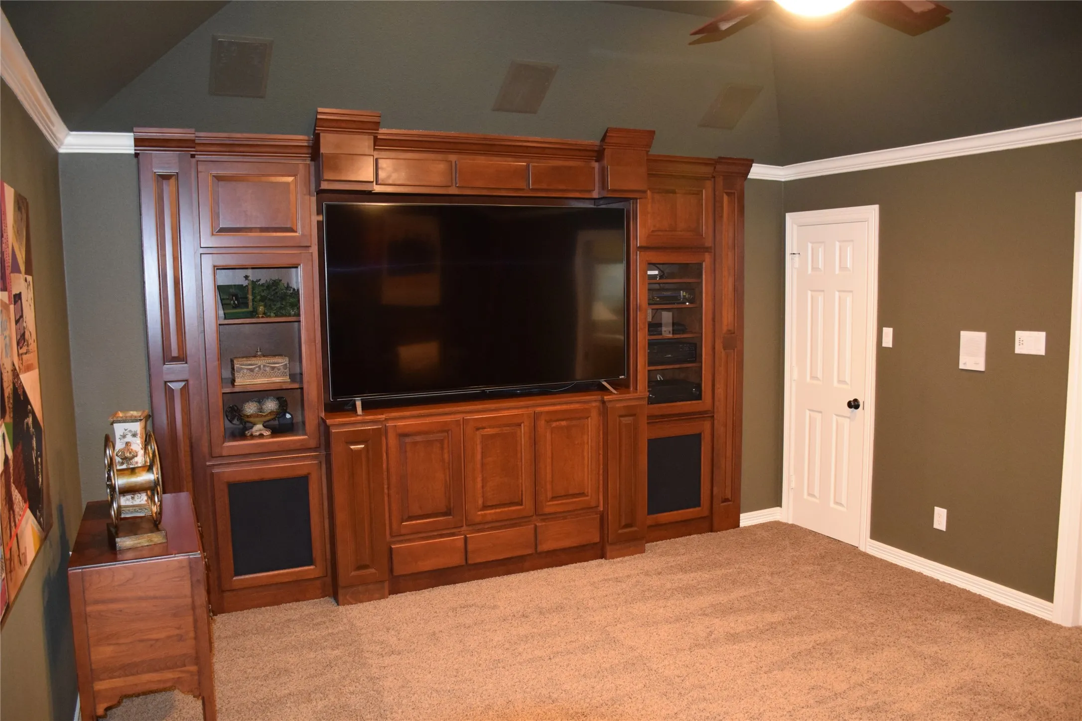 Single Family Residence For Sale in Tarrant County , 1804 Mesquite Court, Southlake, Texas 76092, 5 Bedroom, 4 Bathroom, 3 Garage spaces, 5,929 Sqft, built in 1998, mls#21379631, Real Estate Agent in Southlake, Homes For Sale in Tarrant county, Homes For Sale in Southlake, Realtor in Southlake Texas, Real Estate Brokerage Independent Realty Texas, Luminita Cordes Realtor