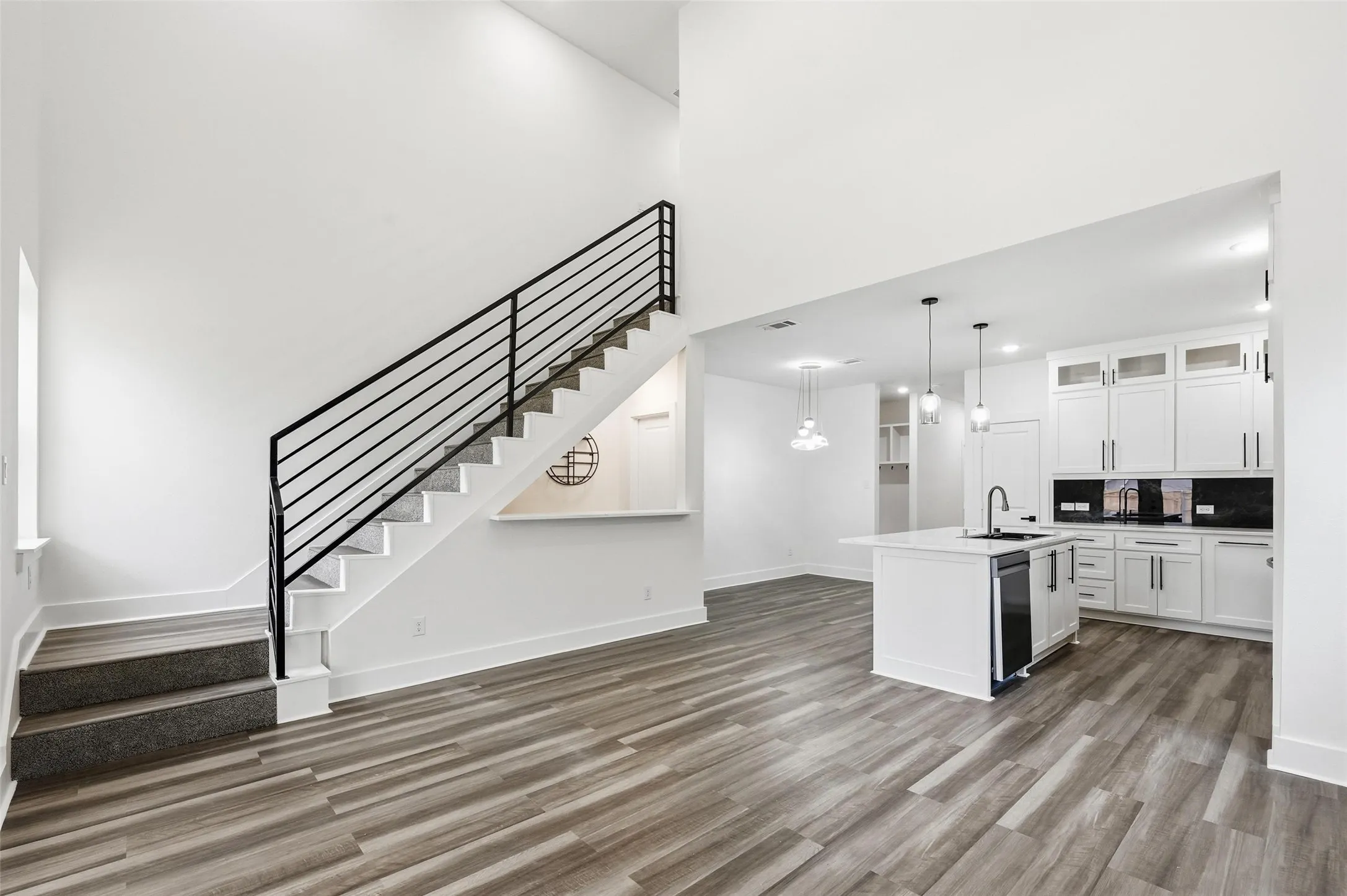 Single Family Residence For Sale in Dallas County , 4448 Marcell Avenue, Dallas, Texas 75211, 4 Bedroom, 4 Bathroom, 2 Garage spaces, 2,067 Sqft, built in 2024, mls#21380039, Real Estate Agent in Dallas, Homes For Sale in Dallas county, Homes For Sale in Dallas, Realtor in Dallas Texas, Real Estate Brokerage Independent Realty Texas, Luminita Cordes Realtor