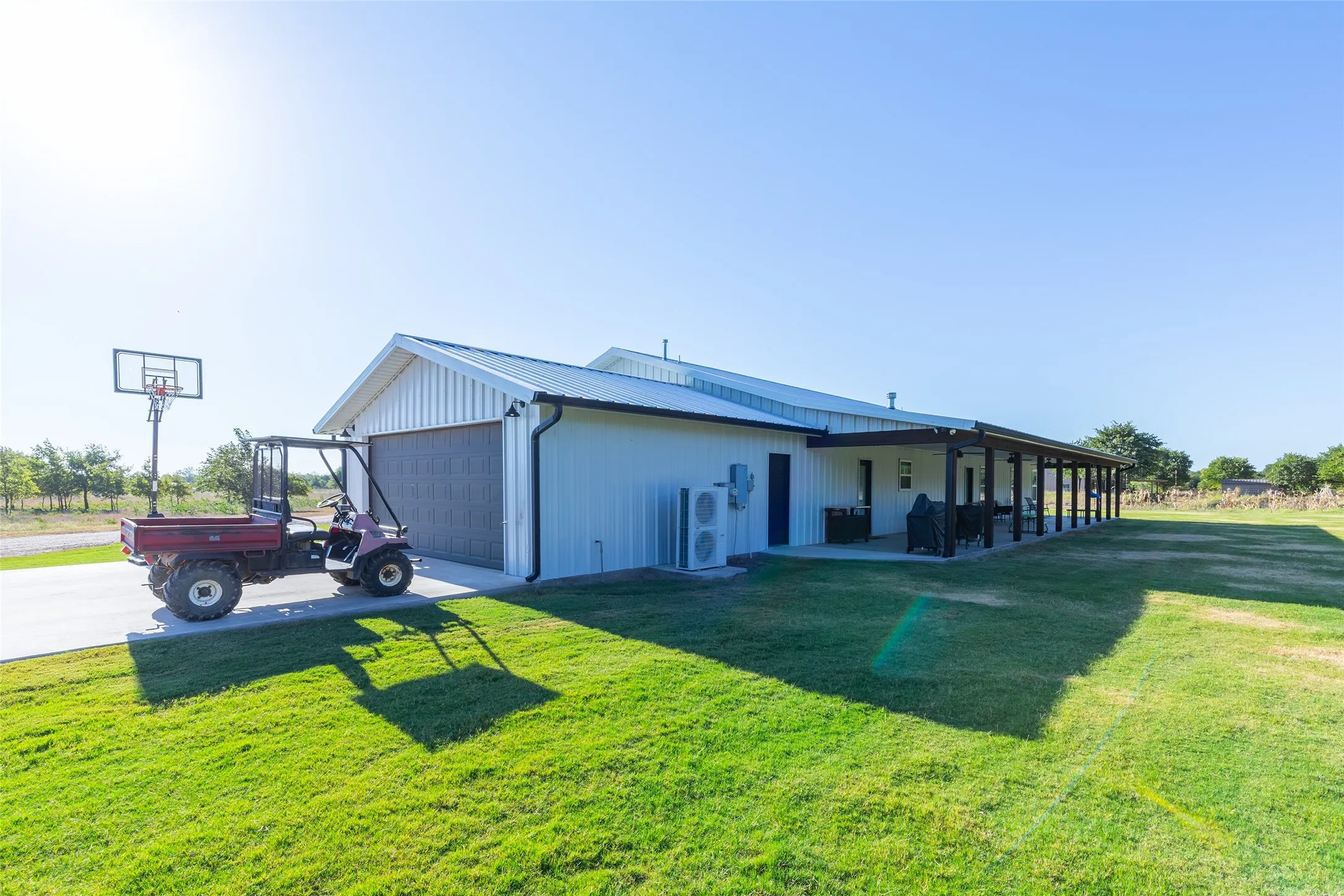Single Family Residence For Sale in Callahan County , 1300 Ross Street, Clyde, Texas 79510, 4 Bedroom, 3 Bathroom, 2 Garage spaces, 2,920 Sqft, built in 2023, mls#21380315, Real Estate Agent in Clyde, Homes For Sale in Callahan county, Homes For Sale in Clyde, Realtor in Clyde Texas, Real Estate Brokerage Independent Realty Texas, Luminita Cordes Realtor