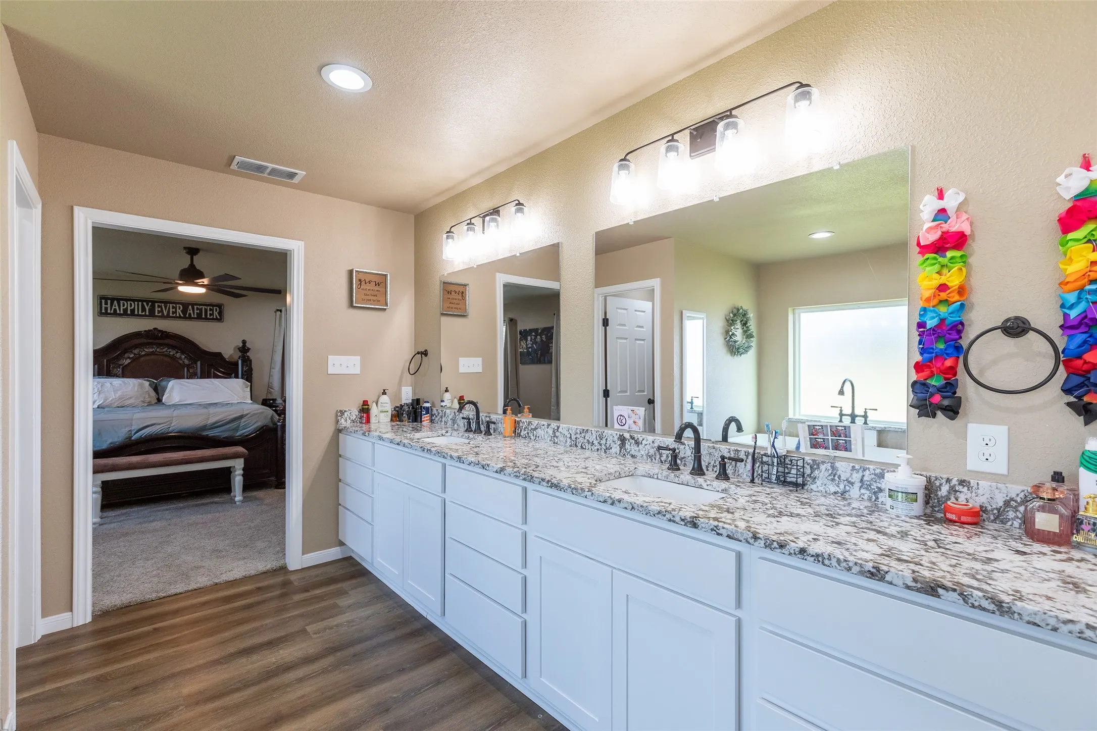 Single Family Residence For Sale in Callahan County , 1300 Ross Street, Clyde, Texas 79510, 4 Bedroom, 3 Bathroom, 2 Garage spaces, 2,920 Sqft, built in 2023, mls#21380315, Real Estate Agent in Clyde, Homes For Sale in Callahan county, Homes For Sale in Clyde, Realtor in Clyde Texas, Real Estate Brokerage Independent Realty Texas, Luminita Cordes Realtor