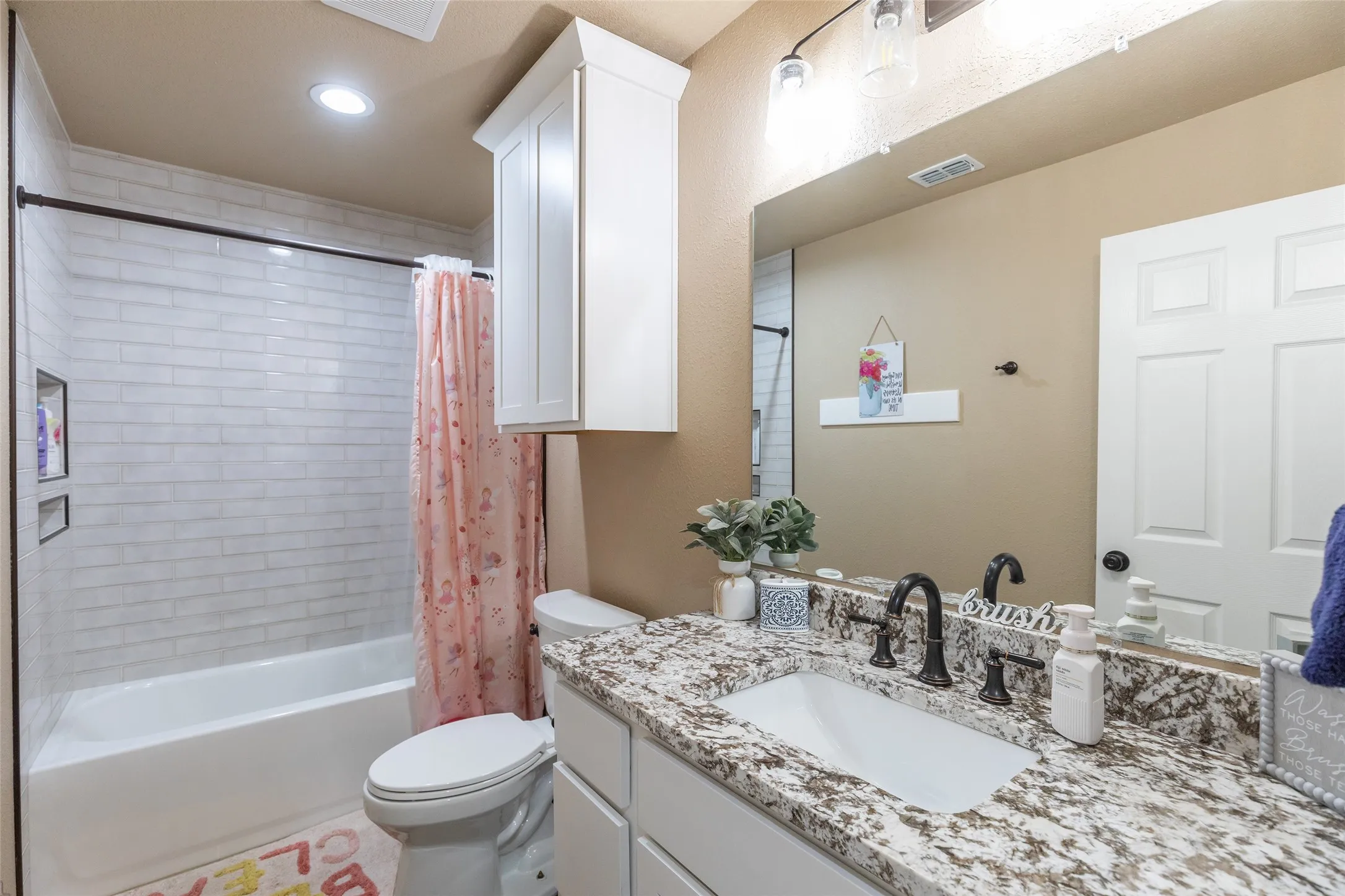 Single Family Residence For Sale in Callahan County , 1300 Ross Street, Clyde, Texas 79510, 4 Bedroom, 3 Bathroom, 2 Garage spaces, 2,920 Sqft, built in 2023, mls#21380315, Real Estate Agent in Clyde, Homes For Sale in Callahan county, Homes For Sale in Clyde, Realtor in Clyde Texas, Real Estate Brokerage Independent Realty Texas, Luminita Cordes Realtor