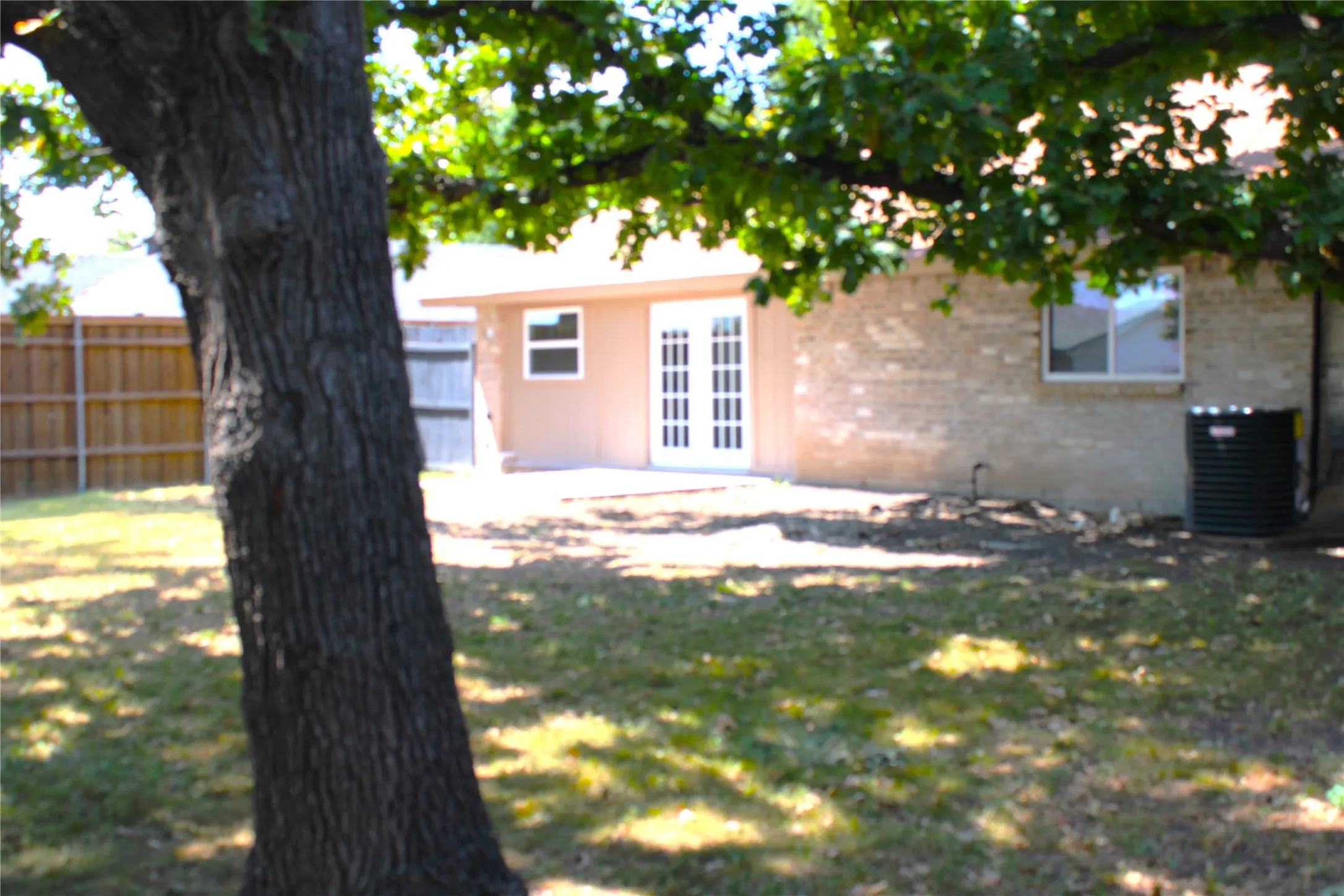 Single Family Residence For Sale in Dallas County , 918 Heritage Circle, Garland, Texas 75043, 3 Bedroom, 2 Bathroom, 2 Garage spaces, 1,230 Sqft, built in 1969, mls#21380314, Real Estate Agent in Garland, Homes For Sale in Dallas county, Homes For Sale in Garland, Realtor in Garland Texas, Real Estate Brokerage Independent Realty Texas, Luminita Cordes Realtor