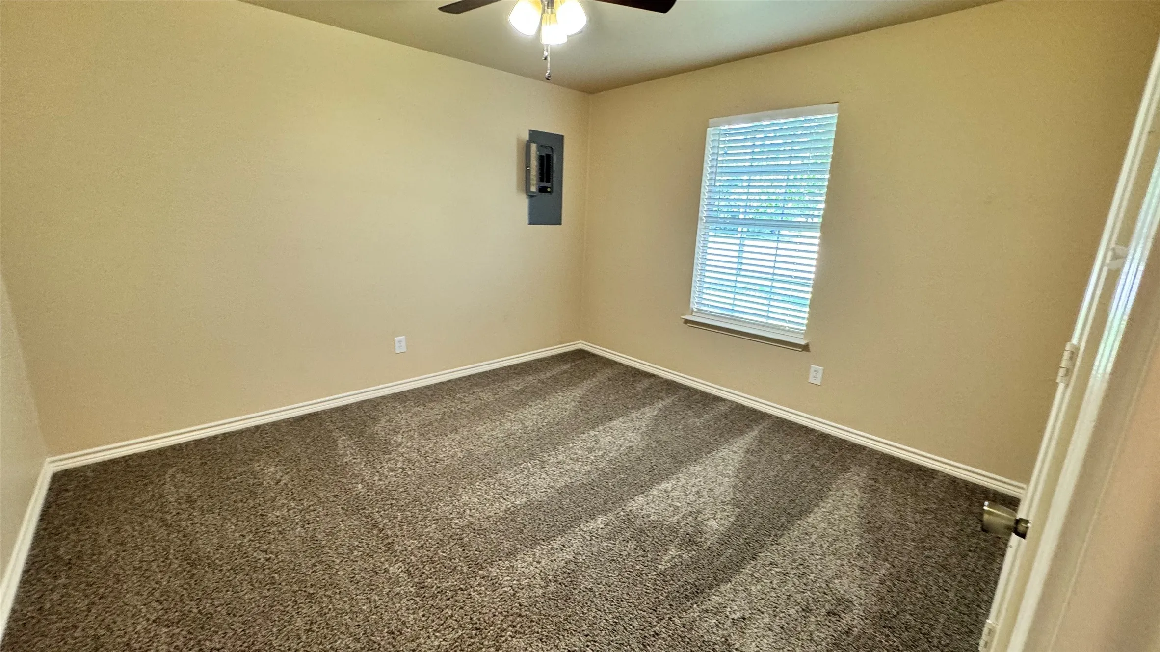 Single Family Residence For Rent in Hunt County , 1715 Hemphill Street, Greenville, Texas 75401, 3 Bedroom, 2 Bathroom, Garage spaces, 1,230 Sqft, built in 2004, mls#21380324, Real Estate Agent in Greenville, Homes For Rent in Hunt county, Homes For Rent in Greenville, Realtor in Greenville Texas, Real Estate Brokerage Independent Realty Texas, Luminita Cordes Realtor