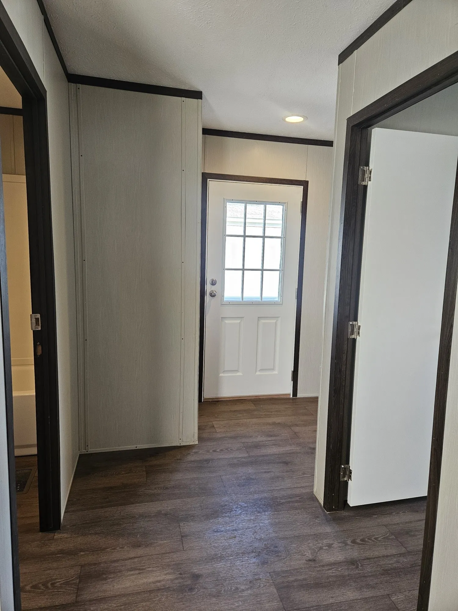 Manufactured Home For Rent in Parker County , 6501 W Hwy 199 6503, Springtown, Texas 76082, 3 Bedroom, 2 Bathroom, Garage spaces, 1,216 Sqft, built in 2014, mls#21380327, Real Estate Agent in Springtown, Homes For Rent in Parker county, Homes For Rent in Springtown, Realtor in Springtown Texas, Real Estate Brokerage Independent Realty Texas, Luminita Cordes Realtor
