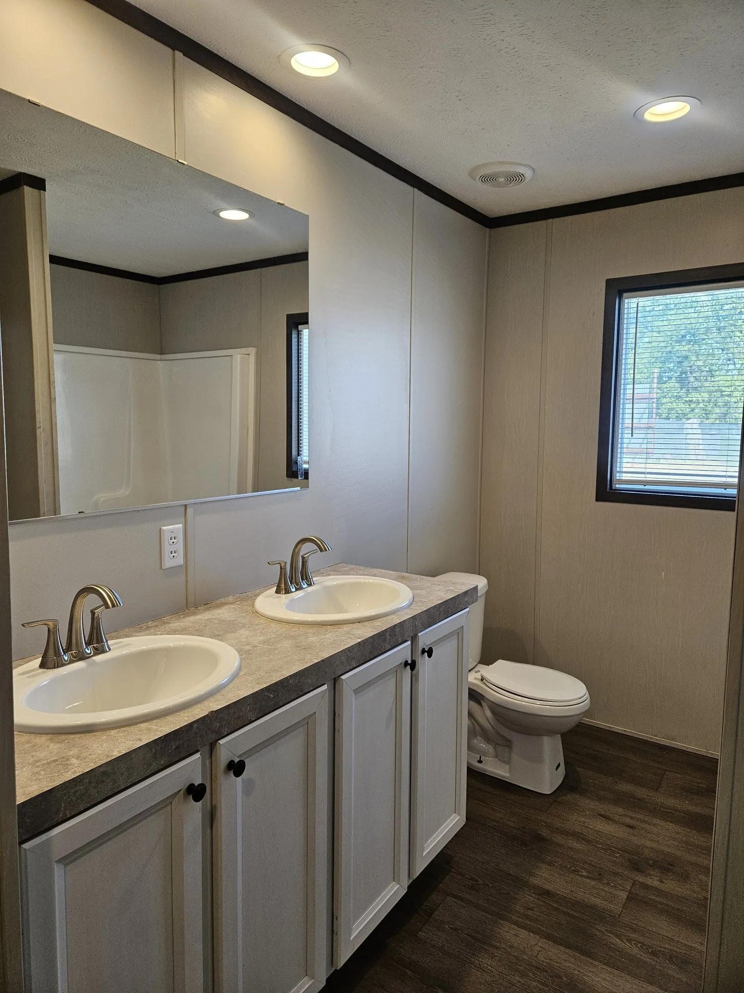 Manufactured Home For Rent in Parker County , 6501 W Hwy 199 6503, Springtown, Texas 76082, 3 Bedroom, 2 Bathroom, Garage spaces, 1,216 Sqft, built in 2014, mls#21380327, Real Estate Agent in Springtown, Homes For Rent in Parker county, Homes For Rent in Springtown, Realtor in Springtown Texas, Real Estate Brokerage Independent Realty Texas, Luminita Cordes Realtor