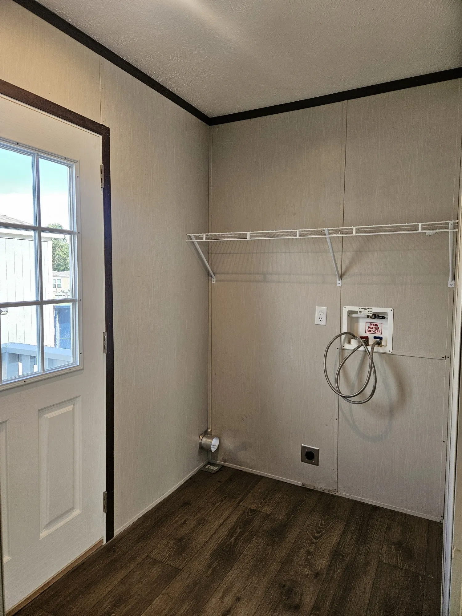 Manufactured Home For Rent in Parker County , 6501 W Hwy 199 6503, Springtown, Texas 76082, 3 Bedroom, 2 Bathroom, Garage spaces, 1,216 Sqft, built in 2014, mls#21380327, Real Estate Agent in Springtown, Homes For Rent in Parker county, Homes For Rent in Springtown, Realtor in Springtown Texas, Real Estate Brokerage Independent Realty Texas, Luminita Cordes Realtor