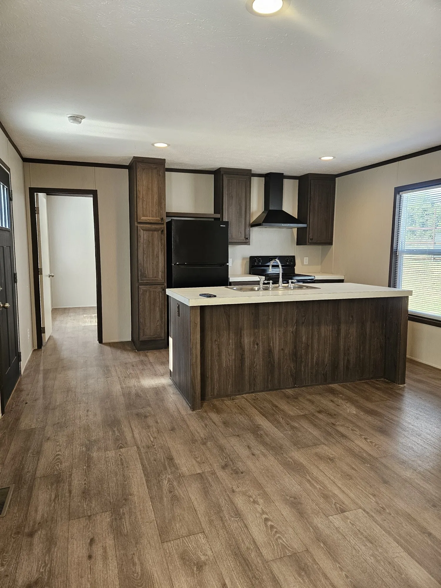 Manufactured Home For Rent in Parker County , 6501 W Hwy 199 6503, Springtown, Texas 76082, 3 Bedroom, 2 Bathroom, Garage spaces, 1,216 Sqft, built in 2014, mls#21380327, Real Estate Agent in Springtown, Homes For Rent in Parker county, Homes For Rent in Springtown, Realtor in Springtown Texas, Real Estate Brokerage Independent Realty Texas, Luminita Cordes Realtor