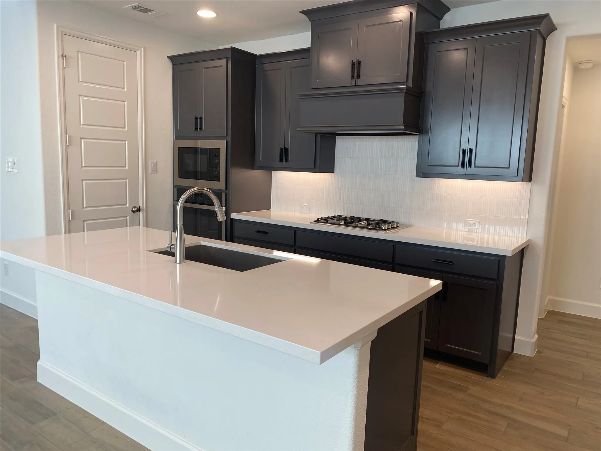 Single Family Residence For Rent in Johnson County , 1624 Bulls Eye Road, Mansfield, Texas 76063, 4 Bedroom, 4 Bathroom, 2 Garage spaces, 2,594 Sqft, built in 2024, mls#21380326, Real Estate Agent in Mansfield, Homes For Rent in Johnson county, Homes For Rent in Mansfield, Realtor in Mansfield Texas, Real Estate Brokerage Independent Realty Texas, Luminita Cordes Realtor