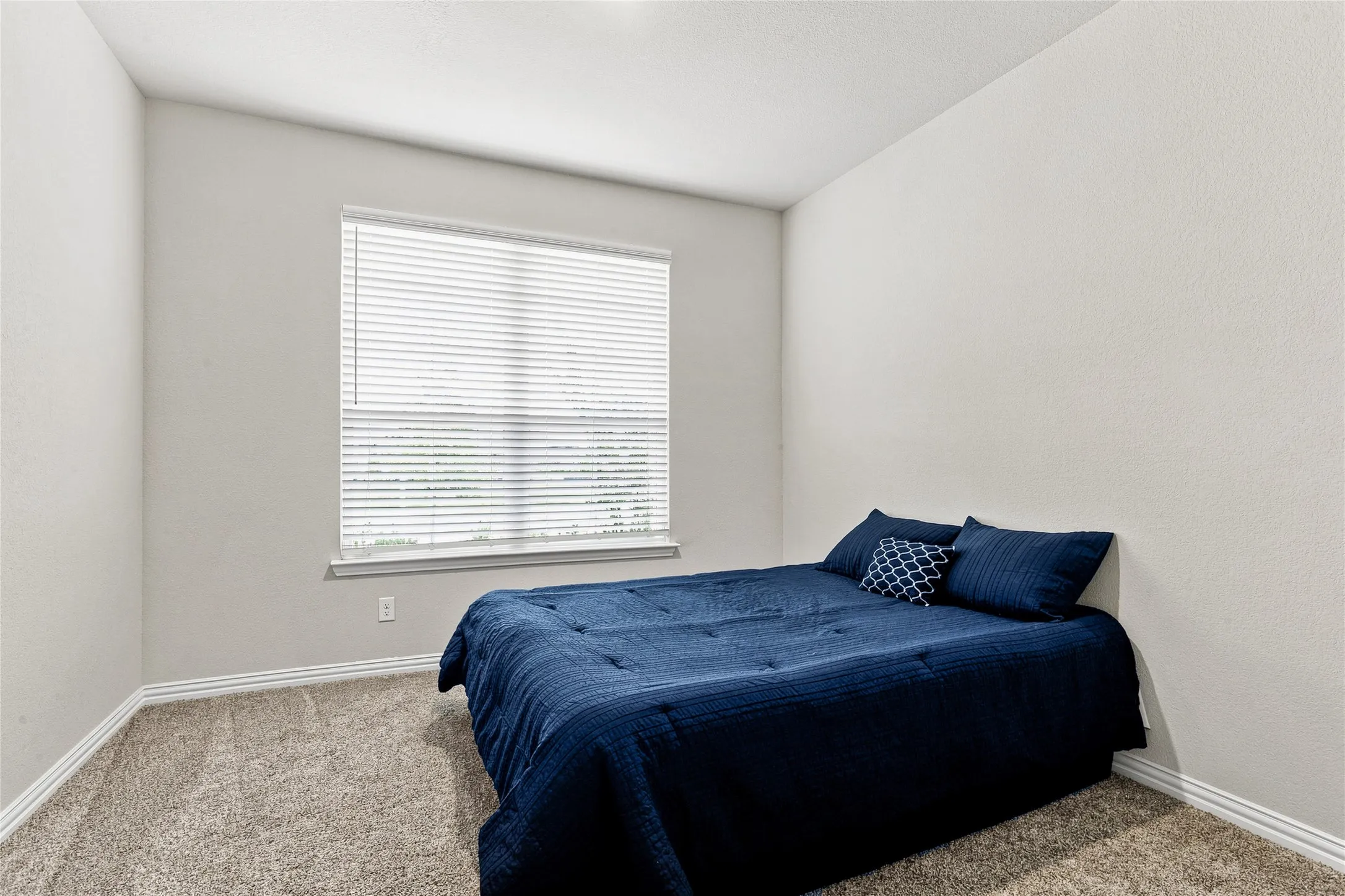 Single Family Residence For Sale in Tarrant County , 1961 Bellatrix Drive, Haslet, Texas 76052, 4 Bedroom, 2 Bathroom, 2 Garage spaces, 1,953 Sqft, built in 2022, mls#21377942, Real Estate Agent in Haslet, Homes For Sale in Tarrant county, Homes For Sale in Haslet, Realtor in Haslet Texas, Real Estate Brokerage Independent Realty Texas, Luminita Cordes Realtor