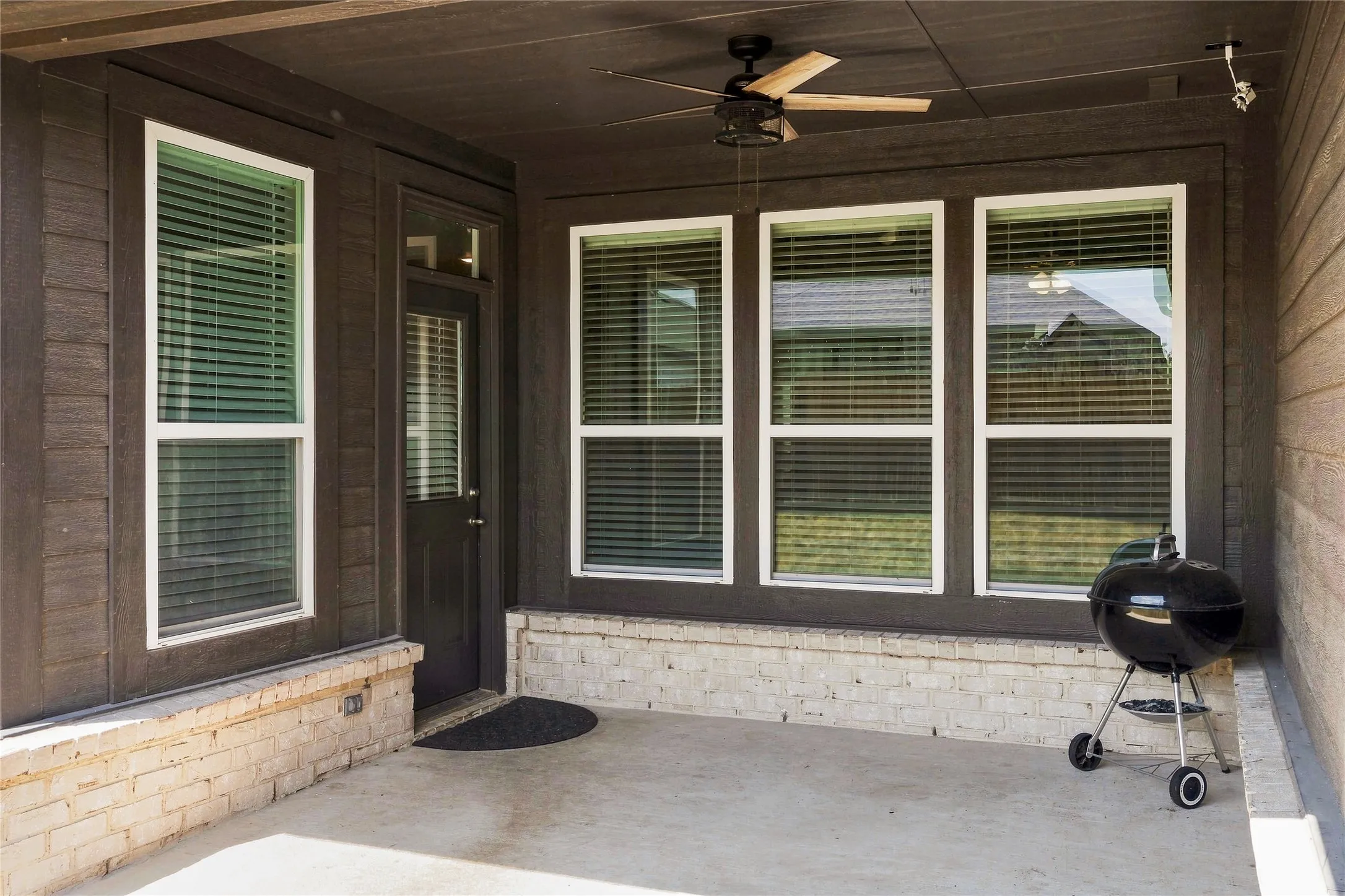 Single Family Residence For Sale in Tarrant County , 1961 Bellatrix Drive, Haslet, Texas 76052, 4 Bedroom, 2 Bathroom, 2 Garage spaces, 1,953 Sqft, built in 2022, mls#21377942, Real Estate Agent in Haslet, Homes For Sale in Tarrant county, Homes For Sale in Haslet, Realtor in Haslet Texas, Real Estate Brokerage Independent Realty Texas, Luminita Cordes Realtor