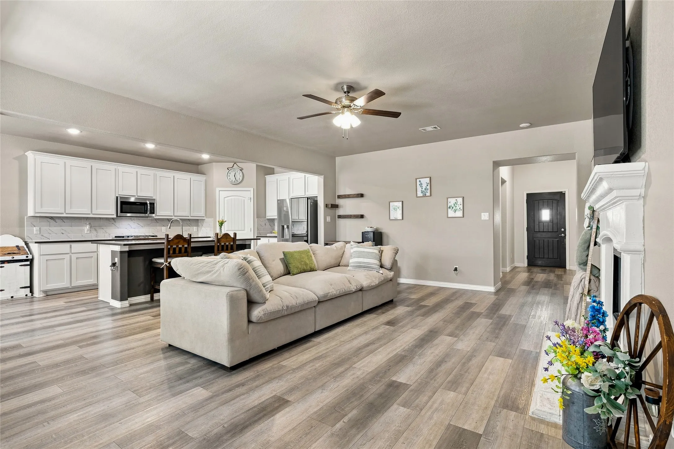 Single Family Residence For Sale in Tarrant County , 1961 Bellatrix Drive, Haslet, Texas 76052, 4 Bedroom, 2 Bathroom, 2 Garage spaces, 1,953 Sqft, built in 2022, mls#21377942, Real Estate Agent in Haslet, Homes For Sale in Tarrant county, Homes For Sale in Haslet, Realtor in Haslet Texas, Real Estate Brokerage Independent Realty Texas, Luminita Cordes Realtor