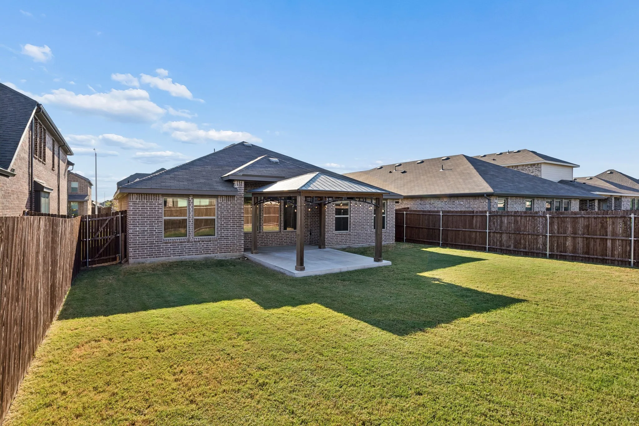 Single Family Residence For Sale in Tarrant County , 9916 Ginkgo Lane, Fort Worth, Texas 76036, 3 Bedroom, 2 Bathroom, 2 Garage spaces, 1,524 Sqft, built in 2022, mls#21380031, Real Estate Agent in Fort Worth, Homes For Sale in Tarrant county, Homes For Sale in Fort Worth, Realtor in Fort Worth Texas, Real Estate Brokerage Independent Realty Texas, Luminita Cordes Realtor
