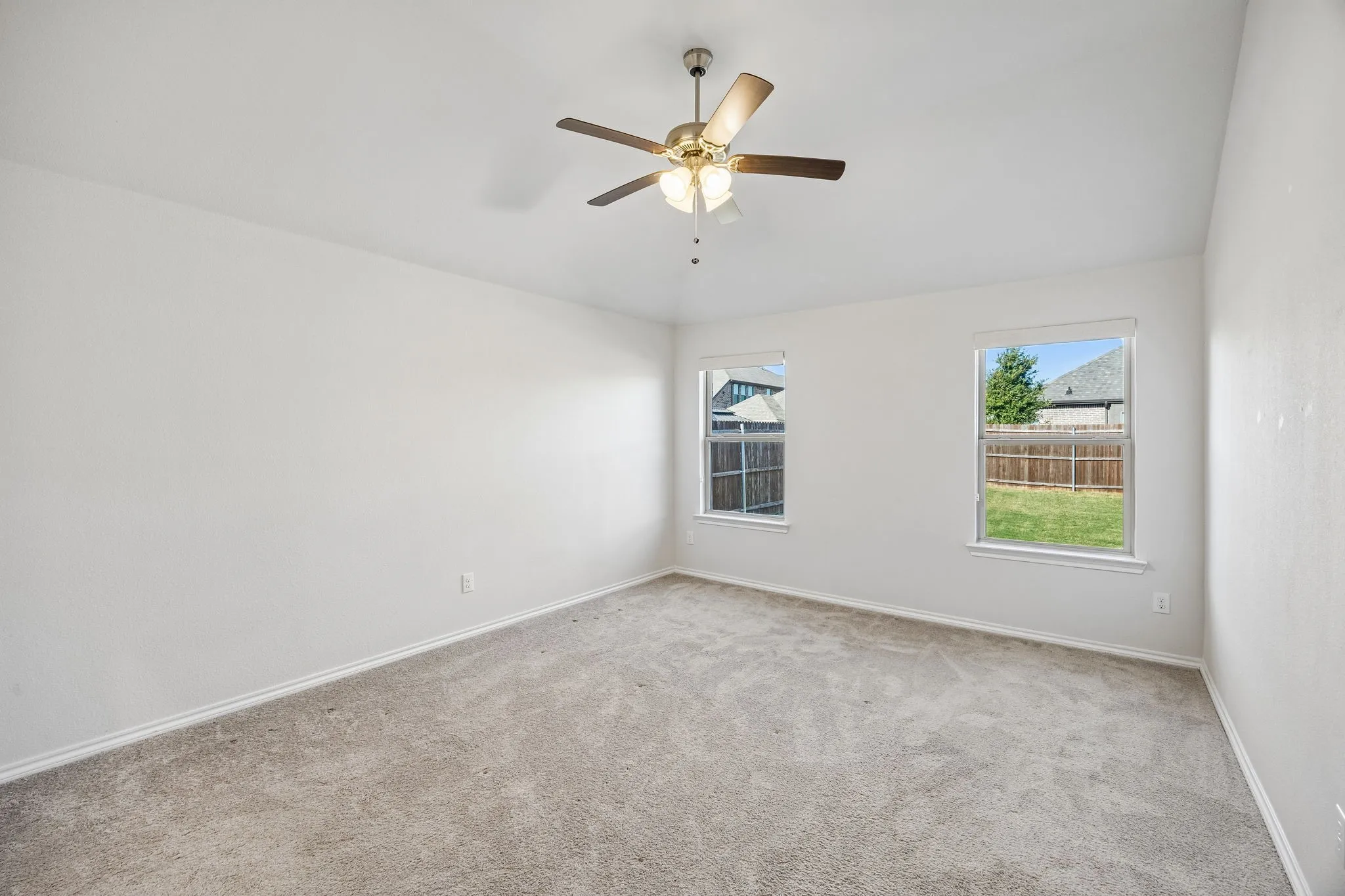 Single Family Residence For Sale in Tarrant County , 9916 Ginkgo Lane, Fort Worth, Texas 76036, 3 Bedroom, 2 Bathroom, 2 Garage spaces, 1,524 Sqft, built in 2022, mls#21380031, Real Estate Agent in Fort Worth, Homes For Sale in Tarrant county, Homes For Sale in Fort Worth, Realtor in Fort Worth Texas, Real Estate Brokerage Independent Realty Texas, Luminita Cordes Realtor