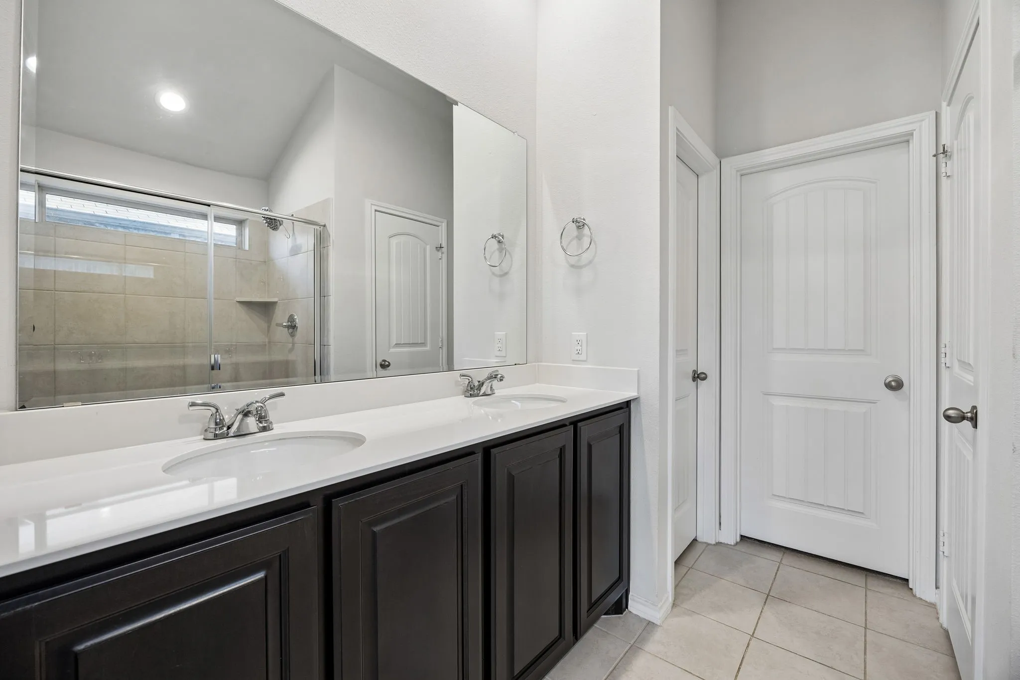 Single Family Residence For Sale in Tarrant County , 9916 Ginkgo Lane, Fort Worth, Texas 76036, 3 Bedroom, 2 Bathroom, 2 Garage spaces, 1,524 Sqft, built in 2022, mls#21380031, Real Estate Agent in Fort Worth, Homes For Sale in Tarrant county, Homes For Sale in Fort Worth, Realtor in Fort Worth Texas, Real Estate Brokerage Independent Realty Texas, Luminita Cordes Realtor