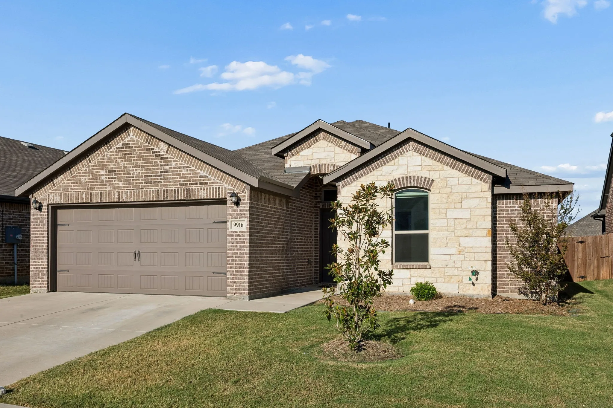 Single Family Residence For Sale in Tarrant County , 9916 Ginkgo Lane, Fort Worth, Texas 76036, 3 Bedroom, 2 Bathroom, 2 Garage spaces, 1,524 Sqft, built in 2022, mls#21380031, Real Estate Agent in Fort Worth, Homes For Sale in Tarrant county, Homes For Sale in Fort Worth, Realtor in Fort Worth Texas, Real Estate Brokerage Independent Realty Texas, Luminita Cordes Realtor