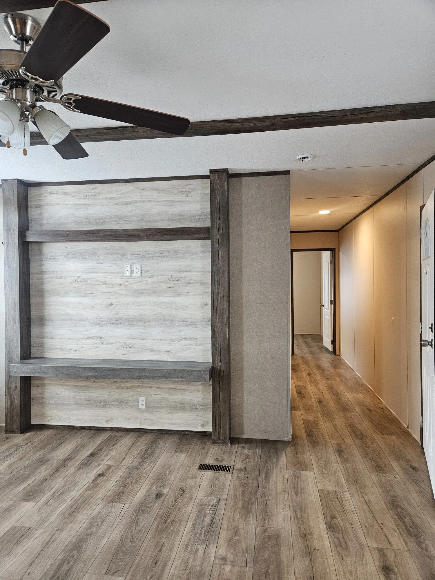Manufactured Home For Rent in Parker County , 6501 W Hwy 199 6479, Springtown, Texas 76082, 3 Bedroom, 2 Bathroom, Garage spaces, 1,216 Sqft, built in 2020, mls#21380335, Real Estate Agent in Springtown, Homes For Rent in Parker county, Homes For Rent in Springtown, Realtor in Springtown Texas, Real Estate Brokerage Independent Realty Texas, Luminita Cordes Realtor