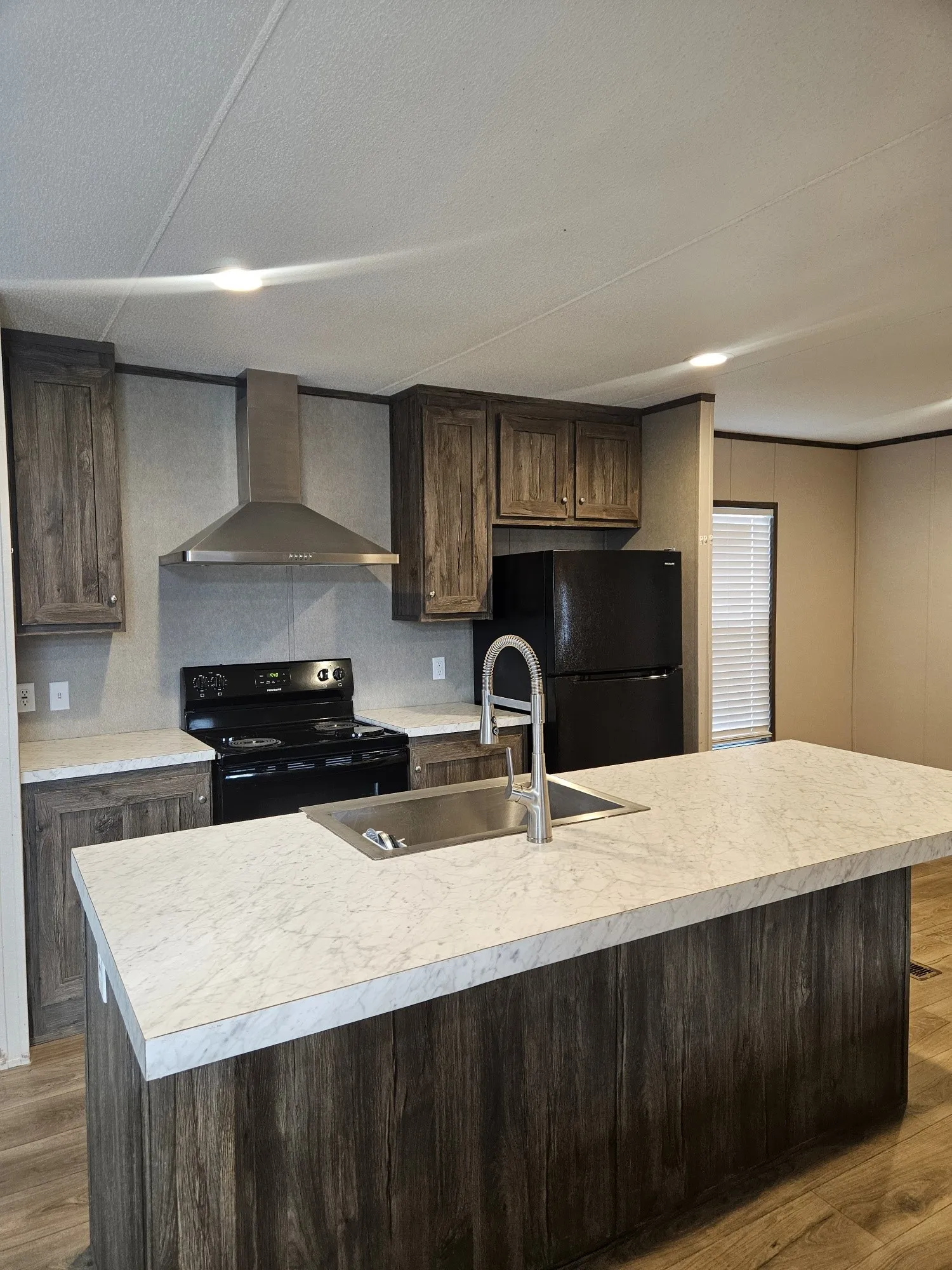 Manufactured Home For Rent in Parker County , 6501 W Hwy 199 6479, Springtown, Texas 76082, 3 Bedroom, 2 Bathroom, Garage spaces, 1,216 Sqft, built in 2020, mls#21380335, Real Estate Agent in Springtown, Homes For Rent in Parker county, Homes For Rent in Springtown, Realtor in Springtown Texas, Real Estate Brokerage Independent Realty Texas, Luminita Cordes Realtor