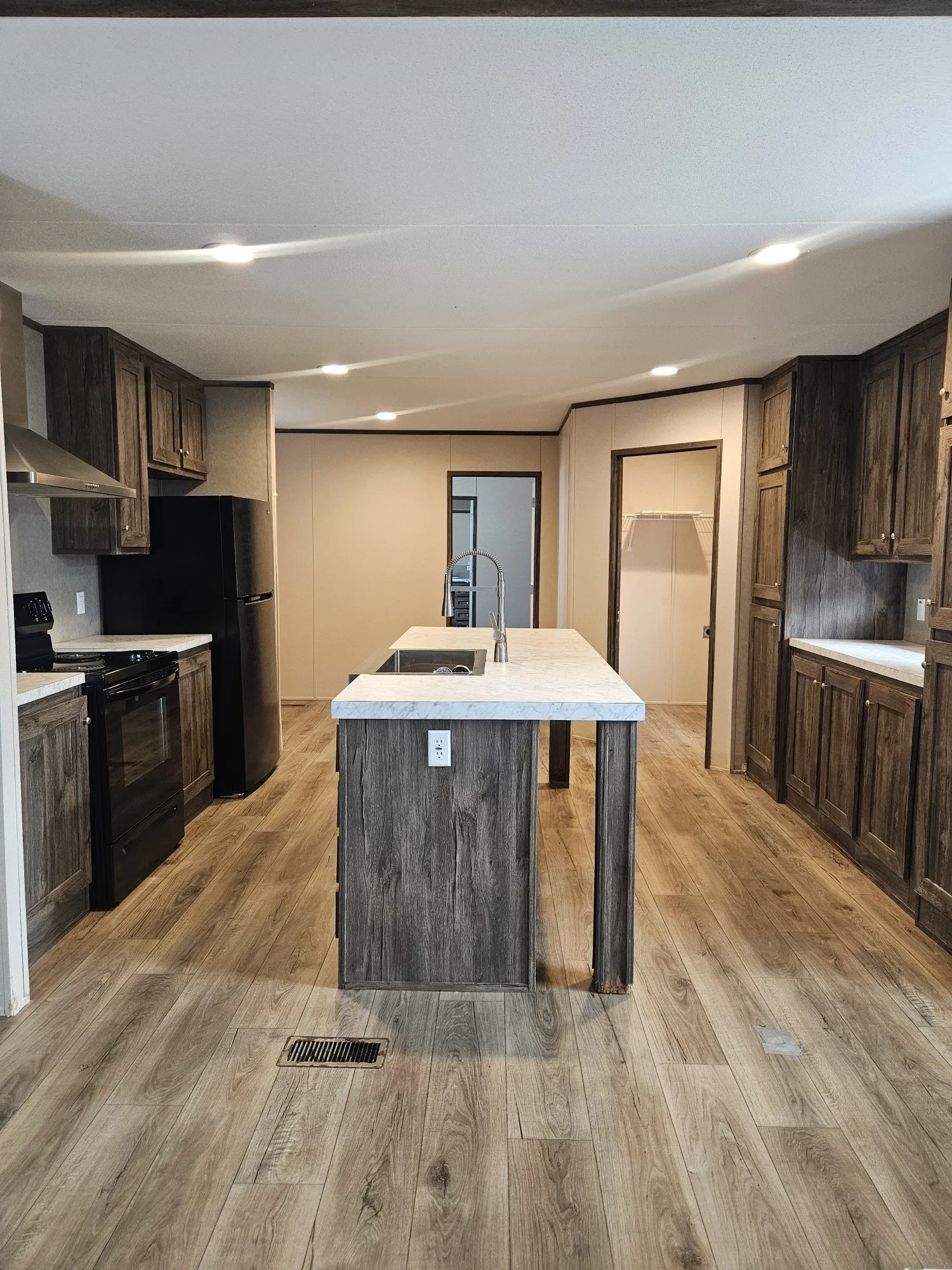Manufactured Home For Rent in Parker County , 6501 W Hwy 199 6479, Springtown, Texas 76082, 3 Bedroom, 2 Bathroom, Garage spaces, 1,216 Sqft, built in 2020, mls#21380335, Real Estate Agent in Springtown, Homes For Rent in Parker county, Homes For Rent in Springtown, Realtor in Springtown Texas, Real Estate Brokerage Independent Realty Texas, Luminita Cordes Realtor