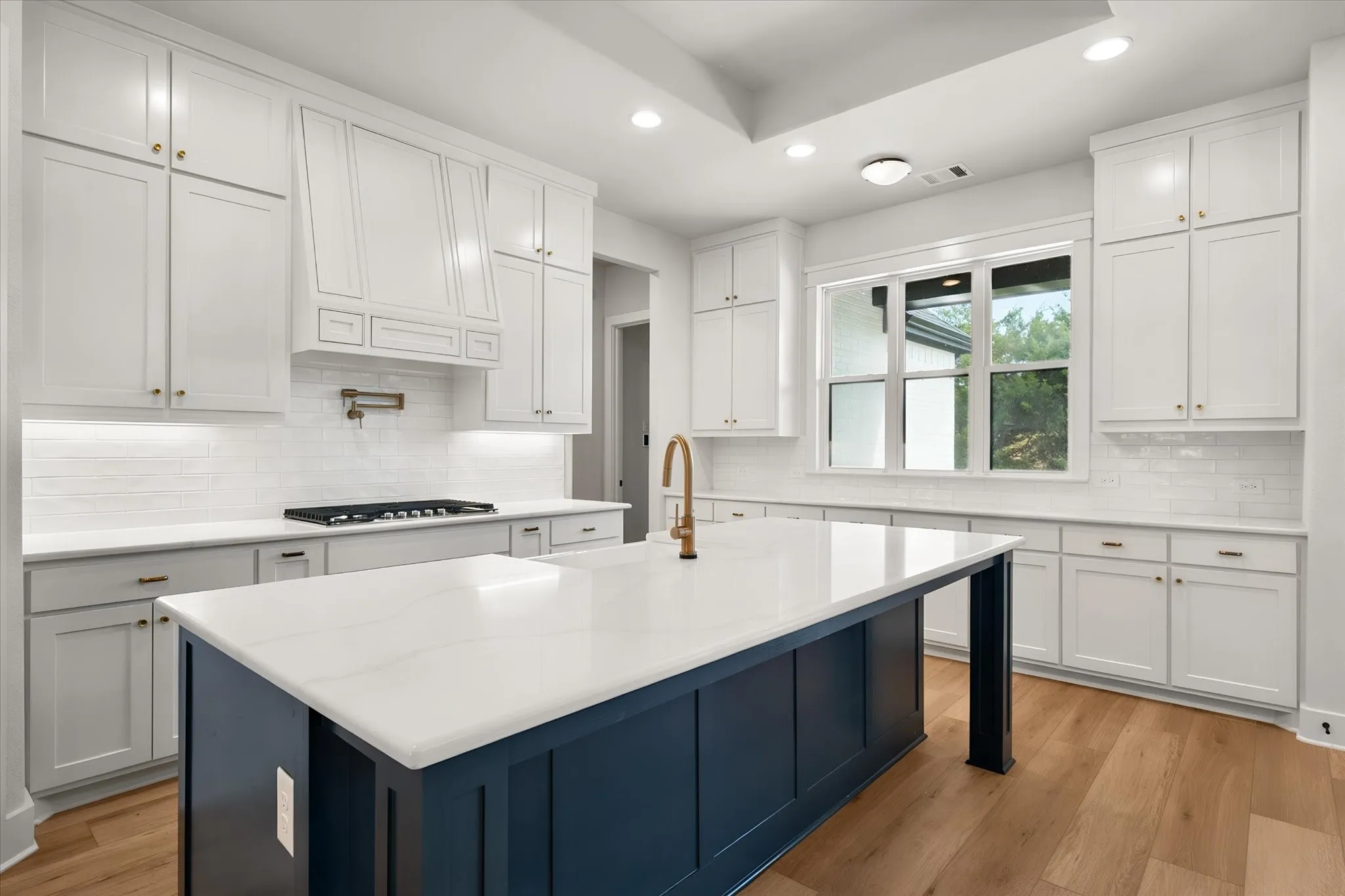 Single Family Residence For Sale in Ellis County , 7850 Woodstream Road, Midlothian, Texas 76065, 4 Bedroom, 3 Bathroom, 2 Garage spaces, 3,425 Sqft, built in 2024, mls#21371809, Real Estate Agent in Midlothian, Homes For Sale in Ellis county, Homes For Sale in Midlothian, Realtor in Midlothian Texas, Real Estate Brokerage Independent Realty Texas, Luminita Cordes Realtor