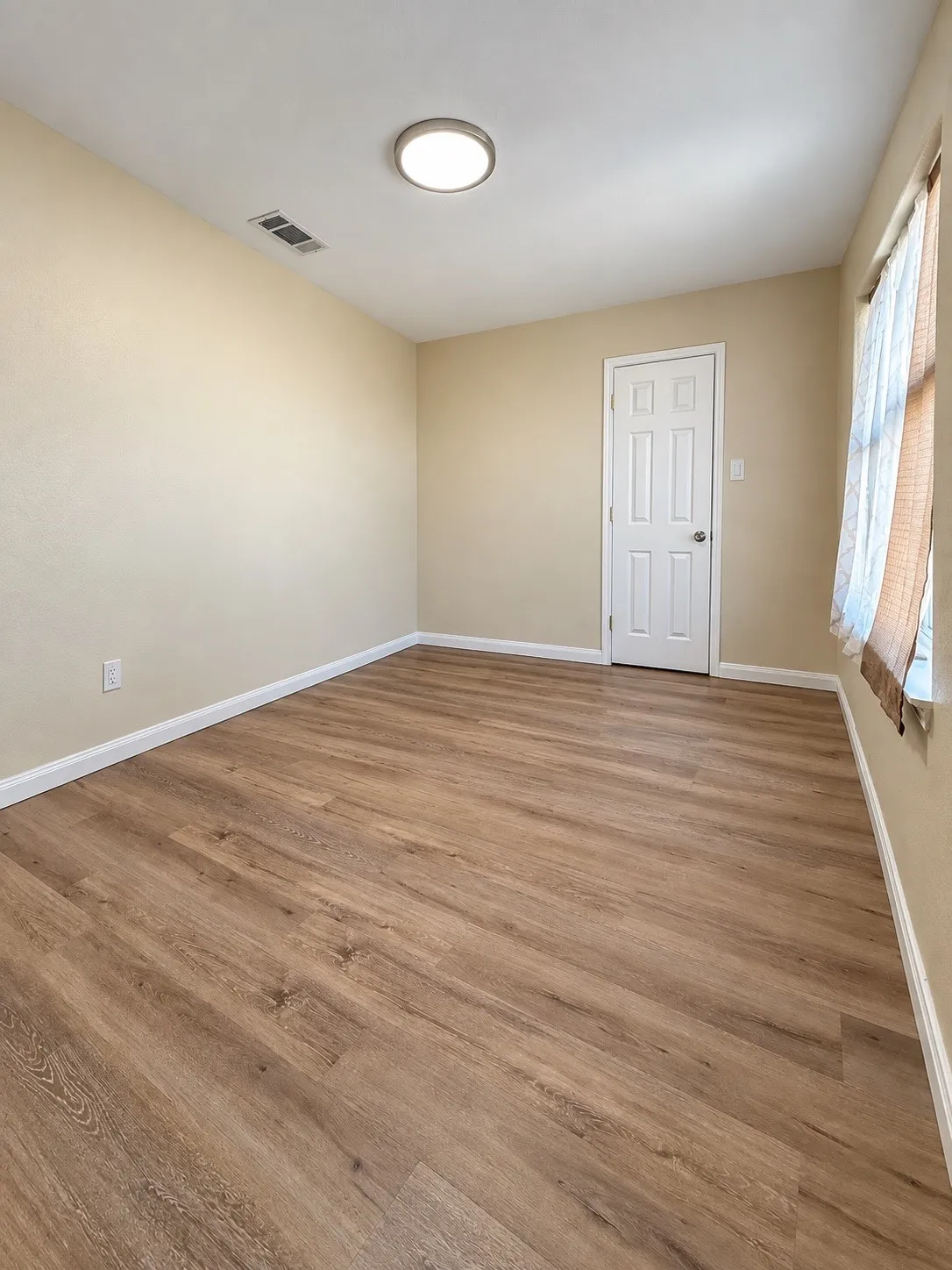 Single Family Residence For Rent in Tarrant County , 5945 Obsidian Creek Drive, Fort Worth, Texas 76179, 5 Bedroom, 3 Bathroom, 2 Garage spaces, 2,512 Sqft, built in 2019, mls#21380343, Real Estate Agent in Fort Worth, Homes For Rent in Tarrant county, Homes For Rent in Fort Worth, Realtor in Fort Worth Texas, Real Estate Brokerage Independent Realty Texas, Luminita Cordes Realtor