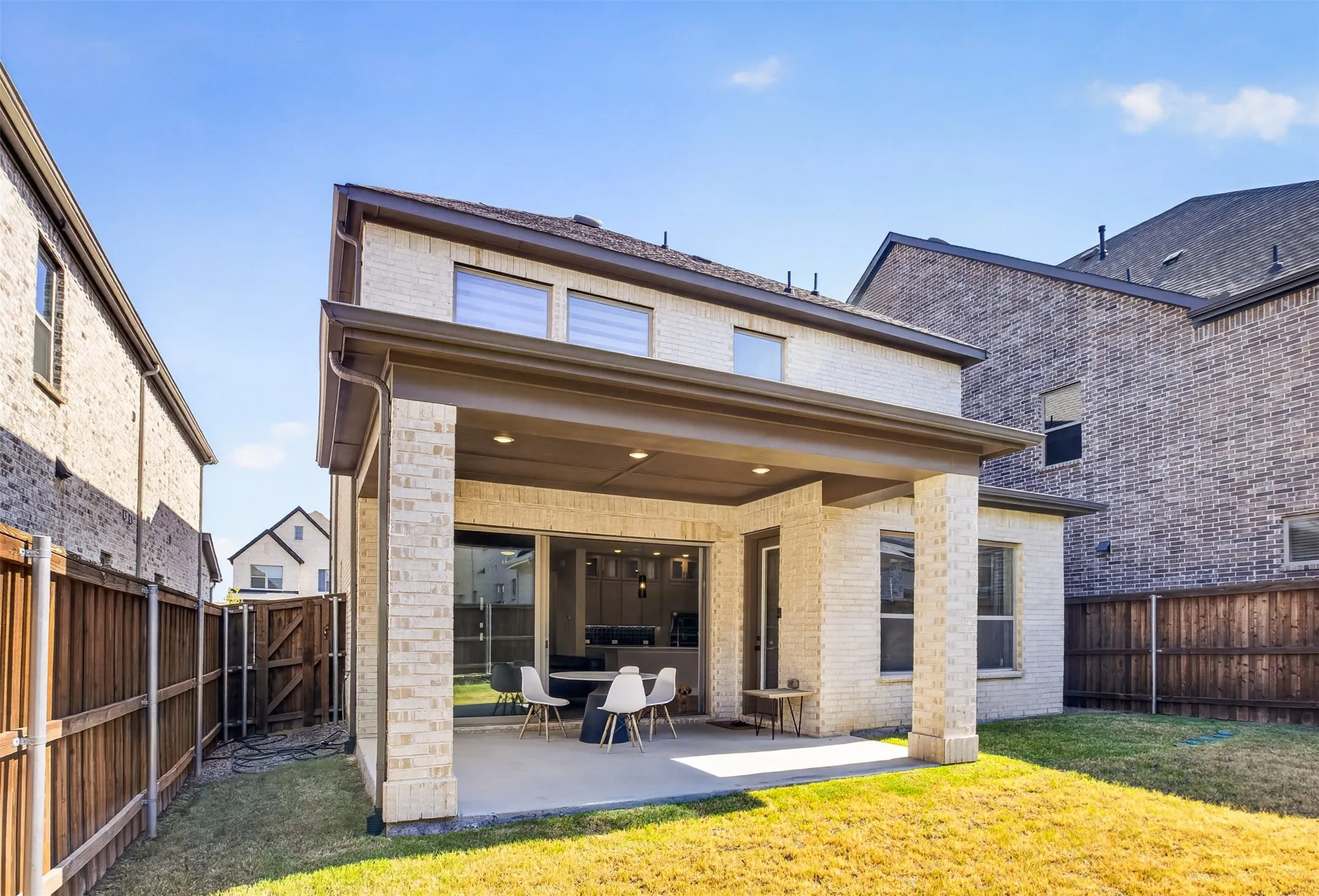 Single Family Residence For Sale in Denton County , 2536 Four Roses Drive, Lewisville, Texas 75056, 3 Bedroom, 3 Bathroom, 2 Garage spaces, 2,384 Sqft, built in 2022, mls#21380338, Real Estate Agent in Lewisville, Homes For Sale in Denton county, Homes For Sale in Lewisville, Realtor in Lewisville Texas, Real Estate Brokerage Independent Realty Texas, Luminita Cordes Realtor