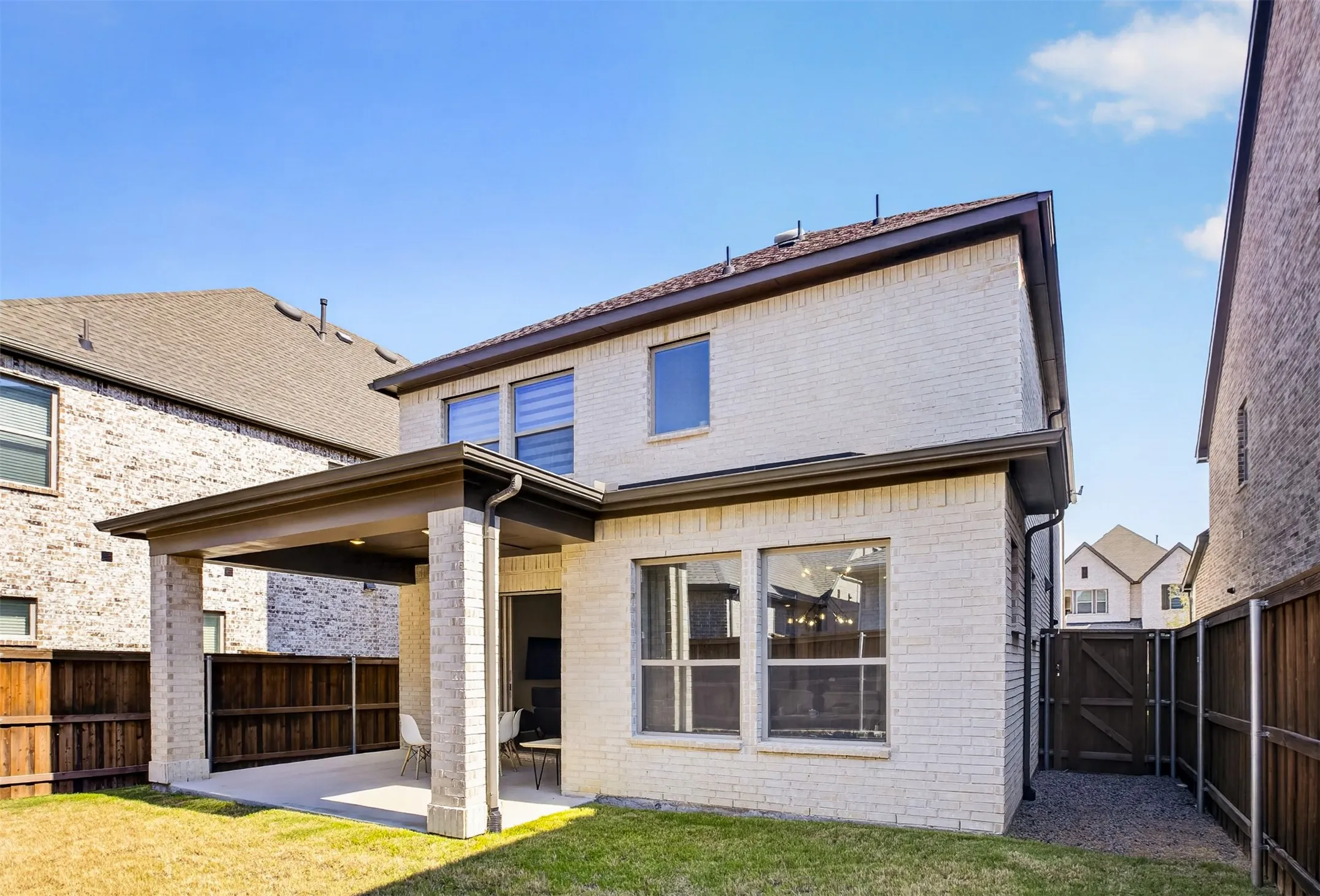 Single Family Residence For Sale in Denton County , 2536 Four Roses Drive, Lewisville, Texas 75056, 3 Bedroom, 3 Bathroom, 2 Garage spaces, 2,384 Sqft, built in 2022, mls#21380338, Real Estate Agent in Lewisville, Homes For Sale in Denton county, Homes For Sale in Lewisville, Realtor in Lewisville Texas, Real Estate Brokerage Independent Realty Texas, Luminita Cordes Realtor