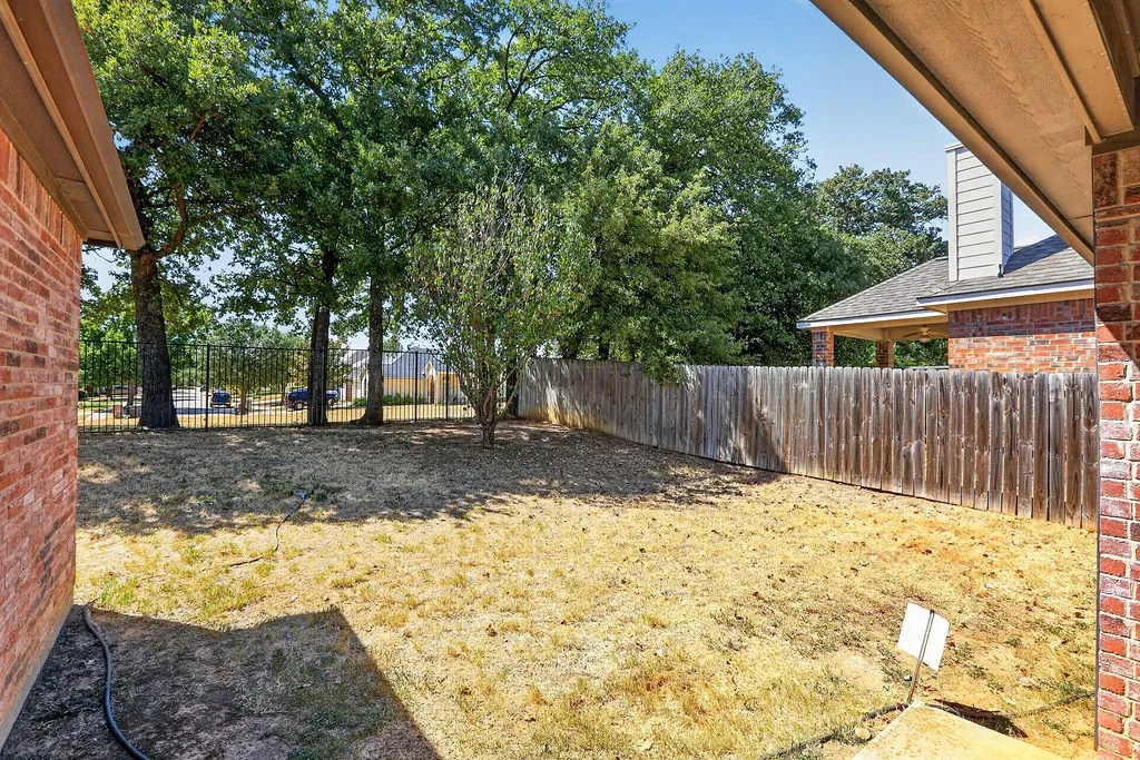 Single Family Residence For Sale in Tarrant County , 632 Atascosa Avenue, Fort Worth, Texas 76120, 3 Bedroom, 2 Bathroom, 2 Garage spaces, 1,466 Sqft, built in 2010, mls#21380306, Real Estate Agent in Fort Worth, Homes For Sale in Tarrant county, Homes For Sale in Fort Worth, Realtor in Fort Worth Texas, Real Estate Brokerage Independent Realty Texas, Luminita Cordes Realtor