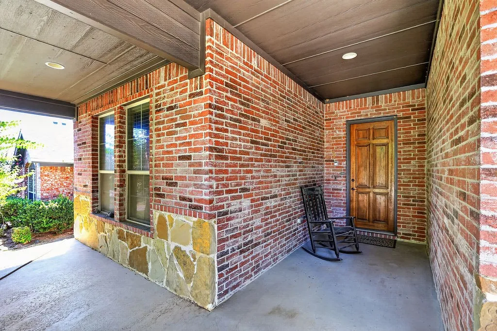 Single Family Residence For Sale in Tarrant County , 632 Atascosa Avenue, Fort Worth, Texas 76120, 3 Bedroom, 2 Bathroom, 2 Garage spaces, 1,466 Sqft, built in 2010, mls#21380306, Real Estate Agent in Fort Worth, Homes For Sale in Tarrant county, Homes For Sale in Fort Worth, Realtor in Fort Worth Texas, Real Estate Brokerage Independent Realty Texas, Luminita Cordes Realtor