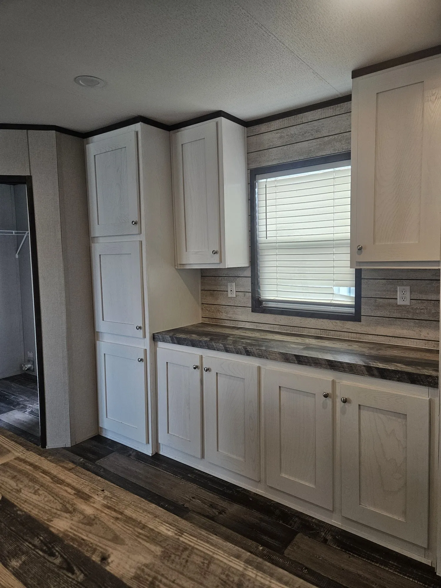 Manufactured Home For Rent in Parker County , 6501 W Hwy 199 6511, Springtown, Texas 76082, 3 Bedroom, 2 Bathroom, Garage spaces, 1,216 Sqft, built in 2020, mls#21380344, Real Estate Agent in Springtown, Homes For Rent in Parker county, Homes For Rent in Springtown, Realtor in Springtown Texas, Real Estate Brokerage Independent Realty Texas, Luminita Cordes Realtor