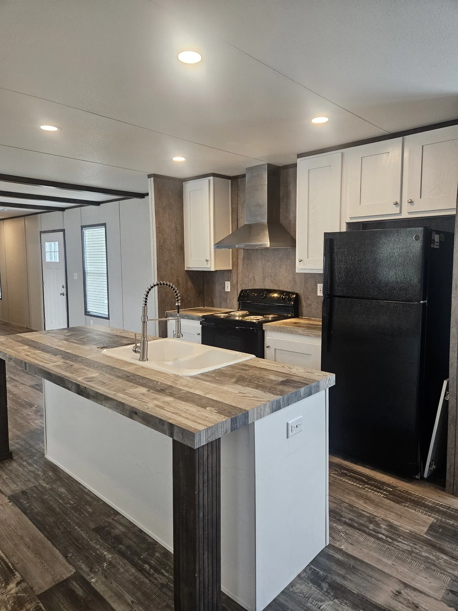 Manufactured Home For Rent in Parker County , 6501 W Hwy 199 6511, Springtown, Texas 76082, 3 Bedroom, 2 Bathroom, Garage spaces, 1,216 Sqft, built in 2020, mls#21380344, Real Estate Agent in Springtown, Homes For Rent in Parker county, Homes For Rent in Springtown, Realtor in Springtown Texas, Real Estate Brokerage Independent Realty Texas, Luminita Cordes Realtor
