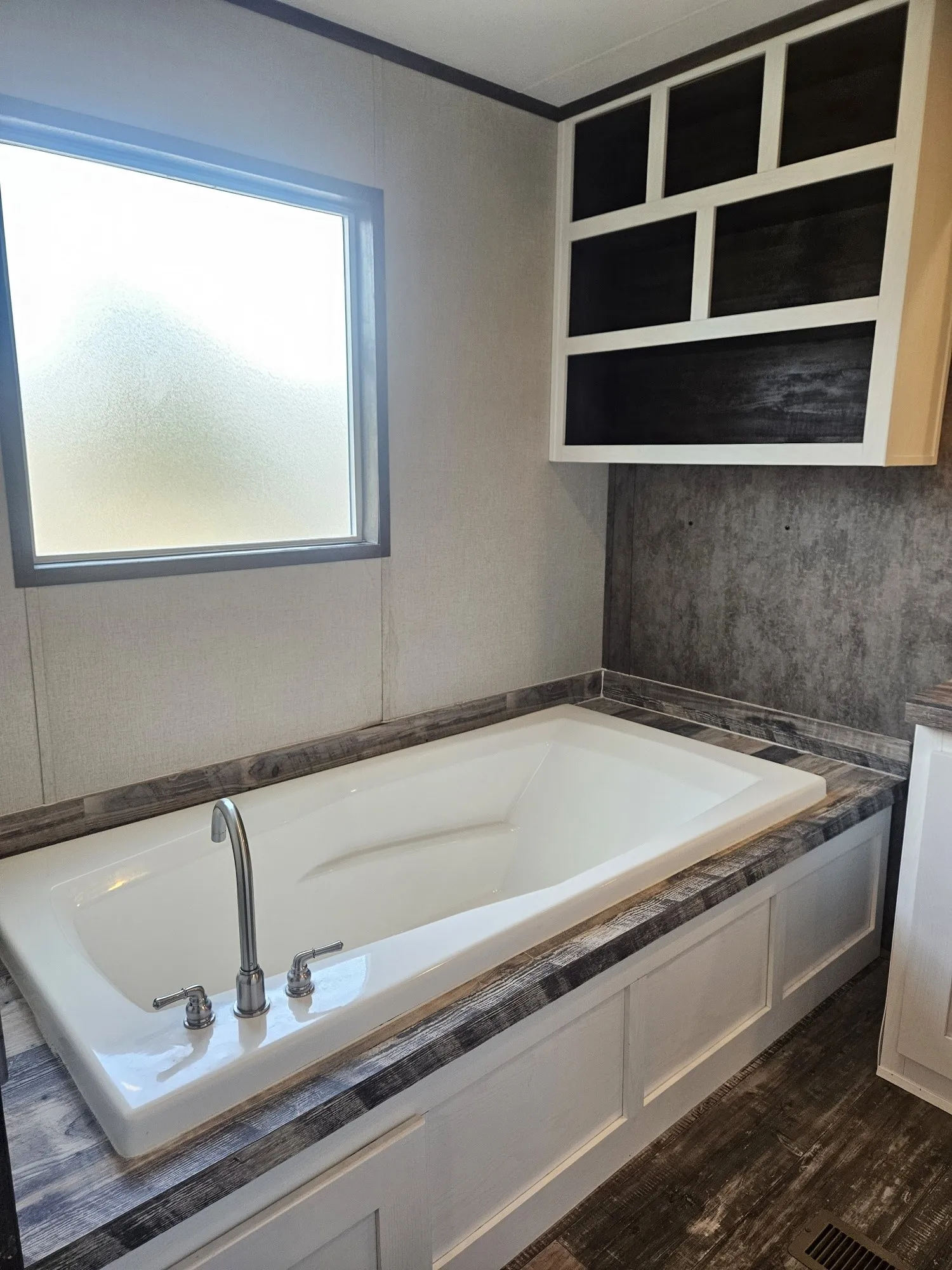 Manufactured Home For Rent in Parker County , 6501 W Hwy 199 6511, Springtown, Texas 76082, 3 Bedroom, 2 Bathroom, Garage spaces, 1,216 Sqft, built in 2020, mls#21380344, Real Estate Agent in Springtown, Homes For Rent in Parker county, Homes For Rent in Springtown, Realtor in Springtown Texas, Real Estate Brokerage Independent Realty Texas, Luminita Cordes Realtor