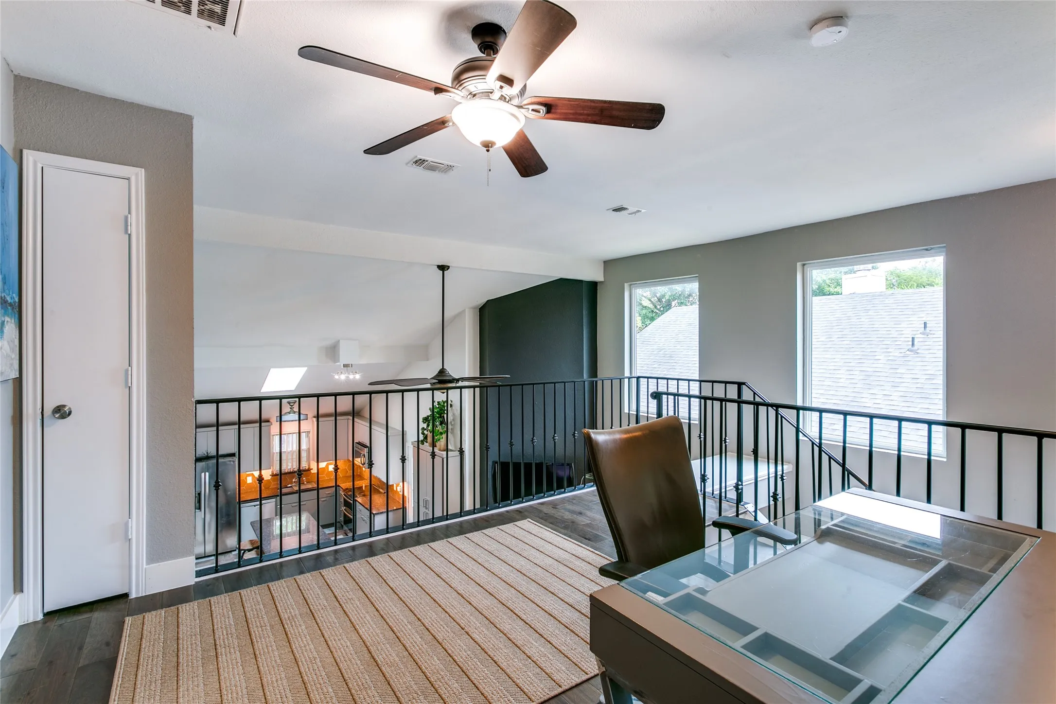 Single Family Residence For Rent in Denton County , 1349 Jasmine Drive, Lewisville, Texas 75077, 3 Bedroom, 3 Bathroom, 2 Garage spaces, 1,625 Sqft, built in 1986, mls#21380330, Real Estate Agent in Lewisville, Homes For Rent in Denton county, Homes For Rent in Lewisville, Realtor in Lewisville Texas, Real Estate Brokerage Independent Realty Texas, Luminita Cordes Realtor