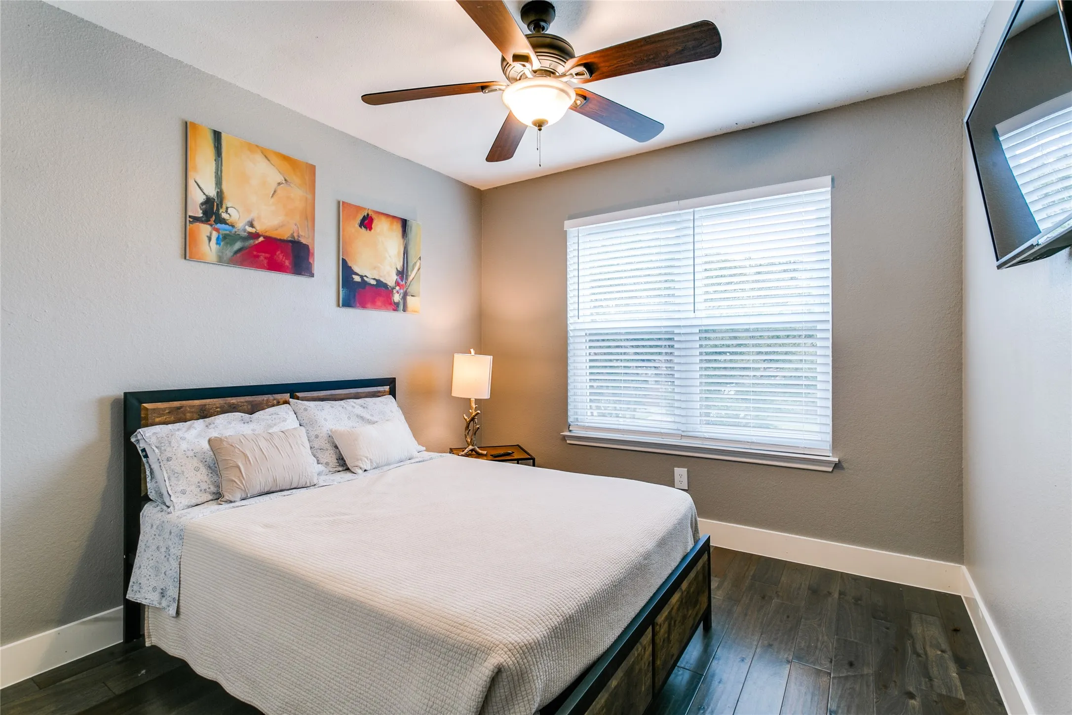 Single Family Residence For Rent in Denton County , 1349 Jasmine Drive, Lewisville, Texas 75077, 3 Bedroom, 3 Bathroom, 2 Garage spaces, 1,625 Sqft, built in 1986, mls#21380330, Real Estate Agent in Lewisville, Homes For Rent in Denton county, Homes For Rent in Lewisville, Realtor in Lewisville Texas, Real Estate Brokerage Independent Realty Texas, Luminita Cordes Realtor
