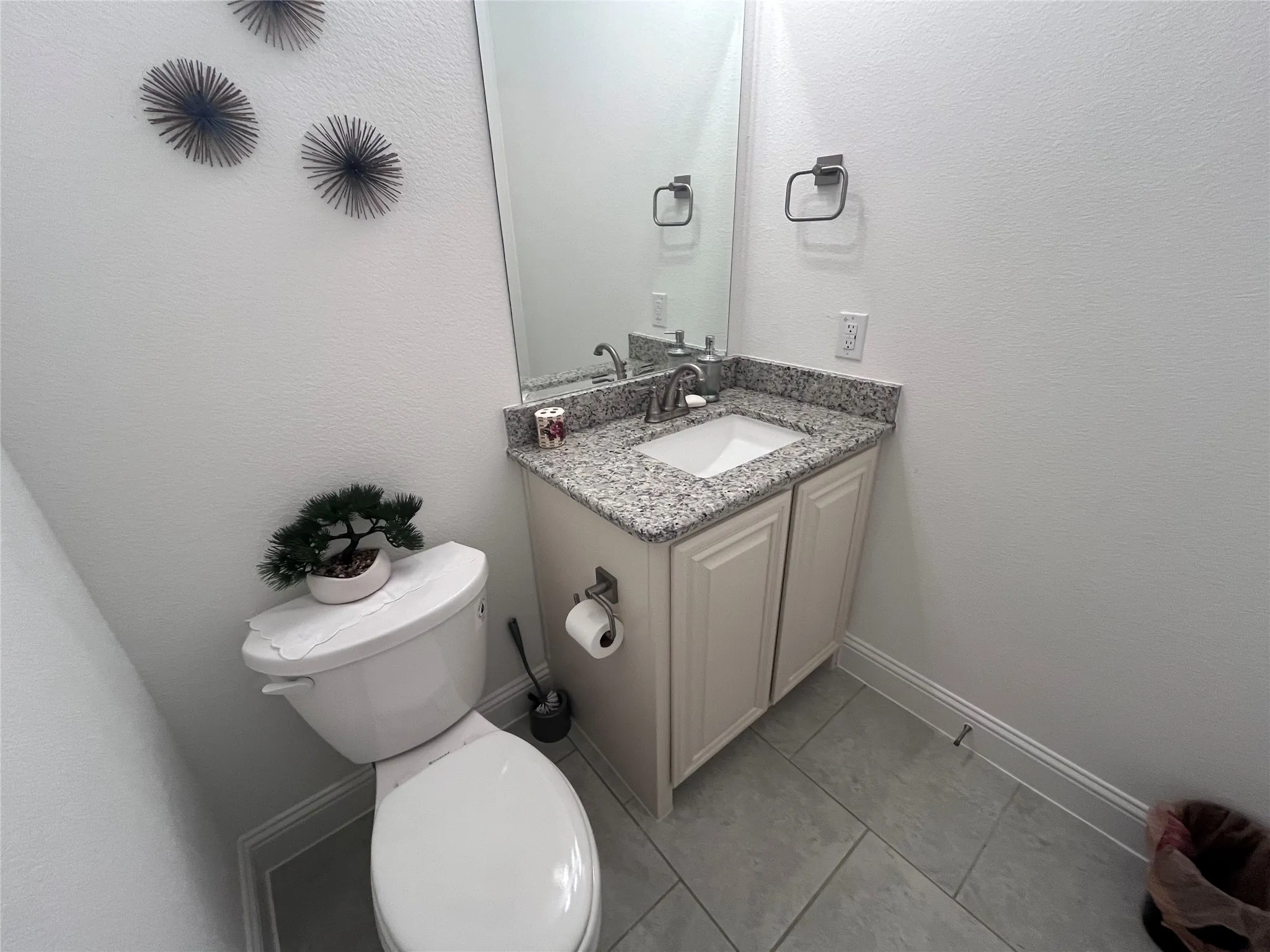 Guest Powder room.
