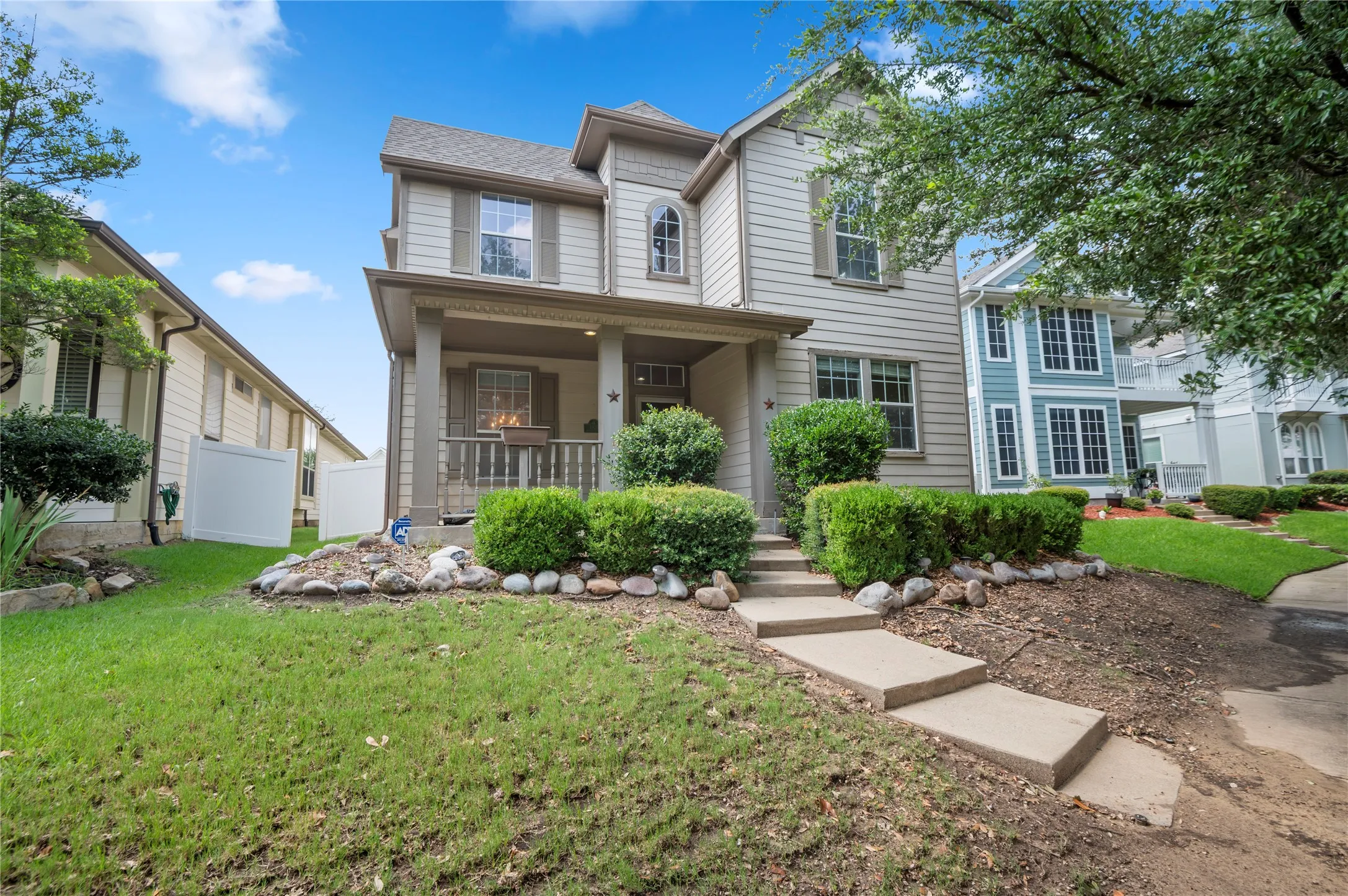 Single Family Residence For Sale in Denton County , 1905 Brown Thrasher Boulevard, Savannah, Texas 76227, 4 Bedroom, 4 Bathroom, 2 Garage spaces, 2,812 Sqft, built in 2004, mls#21380145, Real Estate Agent in Savannah, Homes For Sale in Denton county, Homes For Sale in Savannah, Realtor in Savannah Texas, Real Estate Brokerage Independent Realty Texas, Luminita Cordes Realtor