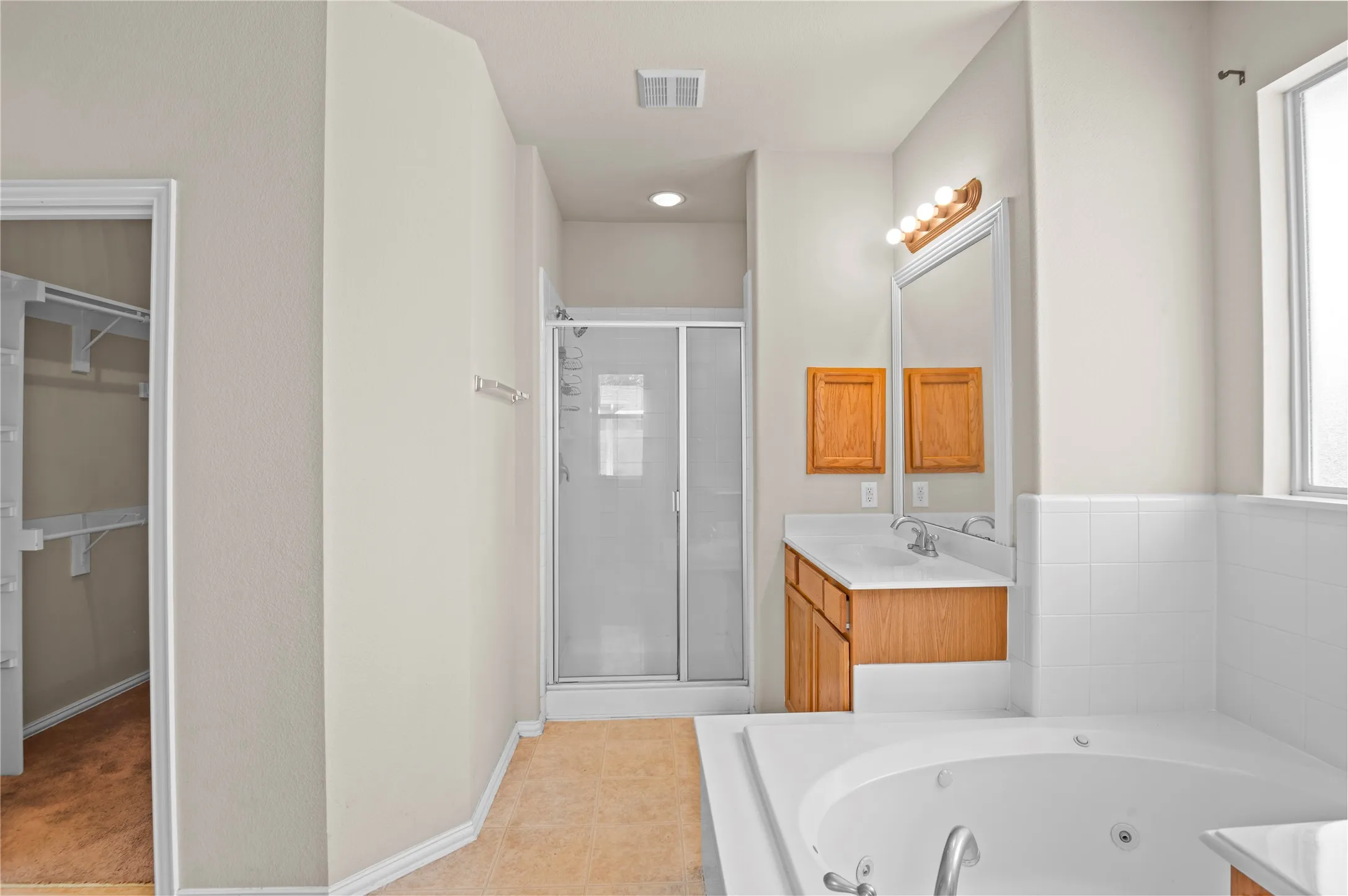 Single Family Residence For Sale in Denton County , 1905 Brown Thrasher Boulevard, Savannah, Texas 76227, 4 Bedroom, 4 Bathroom, 2 Garage spaces, 2,812 Sqft, built in 2004, mls#21380145, Real Estate Agent in Savannah, Homes For Sale in Denton county, Homes For Sale in Savannah, Realtor in Savannah Texas, Real Estate Brokerage Independent Realty Texas, Luminita Cordes Realtor