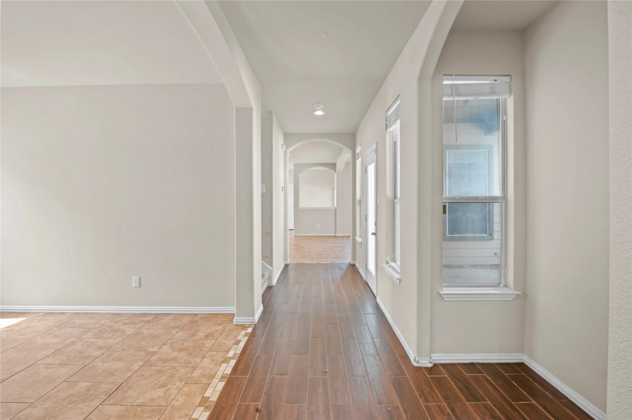 Single Family Residence For Sale in Denton County , 1905 Brown Thrasher Boulevard, Savannah, Texas 76227, 4 Bedroom, 4 Bathroom, 2 Garage spaces, 2,812 Sqft, built in 2004, mls#21380145, Real Estate Agent in Savannah, Homes For Sale in Denton county, Homes For Sale in Savannah, Realtor in Savannah Texas, Real Estate Brokerage Independent Realty Texas, Luminita Cordes Realtor