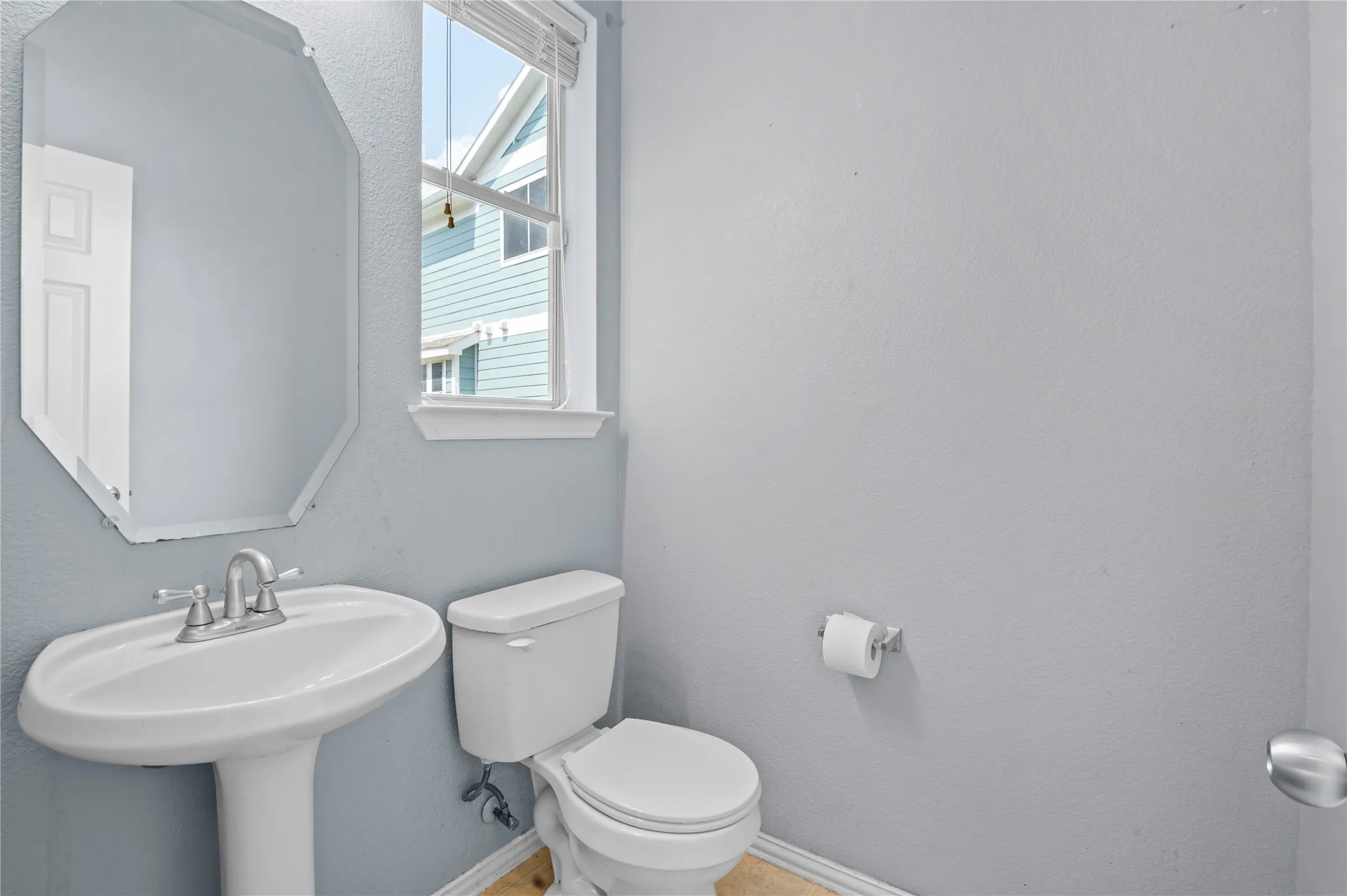 Single Family Residence For Sale in Denton County , 1905 Brown Thrasher Boulevard, Savannah, Texas 76227, 4 Bedroom, 4 Bathroom, 2 Garage spaces, 2,812 Sqft, built in 2004, mls#21380145, Real Estate Agent in Savannah, Homes For Sale in Denton county, Homes For Sale in Savannah, Realtor in Savannah Texas, Real Estate Brokerage Independent Realty Texas, Luminita Cordes Realtor