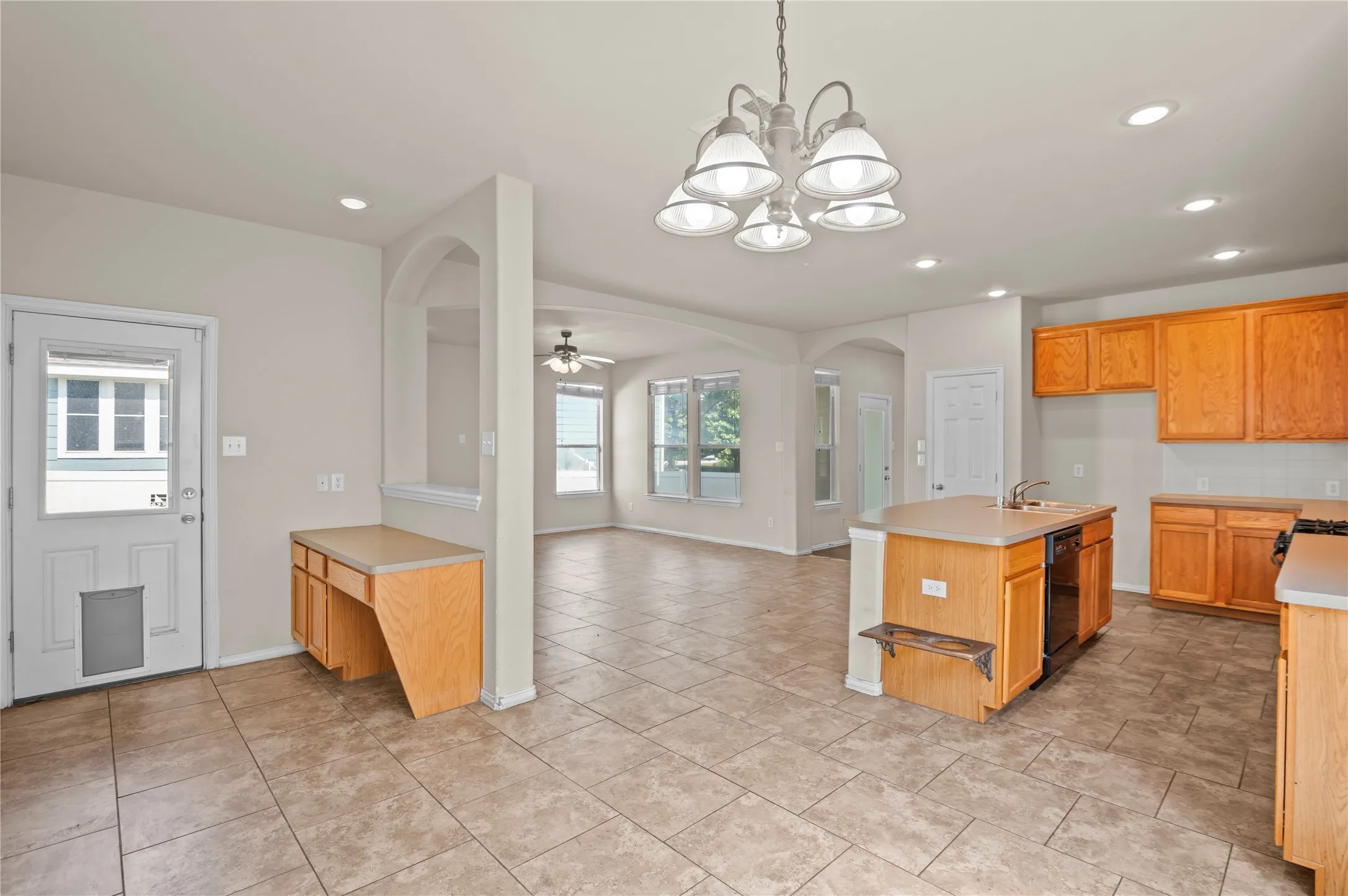 Single Family Residence For Sale in Denton County , 1905 Brown Thrasher Boulevard, Savannah, Texas 76227, 4 Bedroom, 4 Bathroom, 2 Garage spaces, 2,812 Sqft, built in 2004, mls#21380145, Real Estate Agent in Savannah, Homes For Sale in Denton county, Homes For Sale in Savannah, Realtor in Savannah Texas, Real Estate Brokerage Independent Realty Texas, Luminita Cordes Realtor