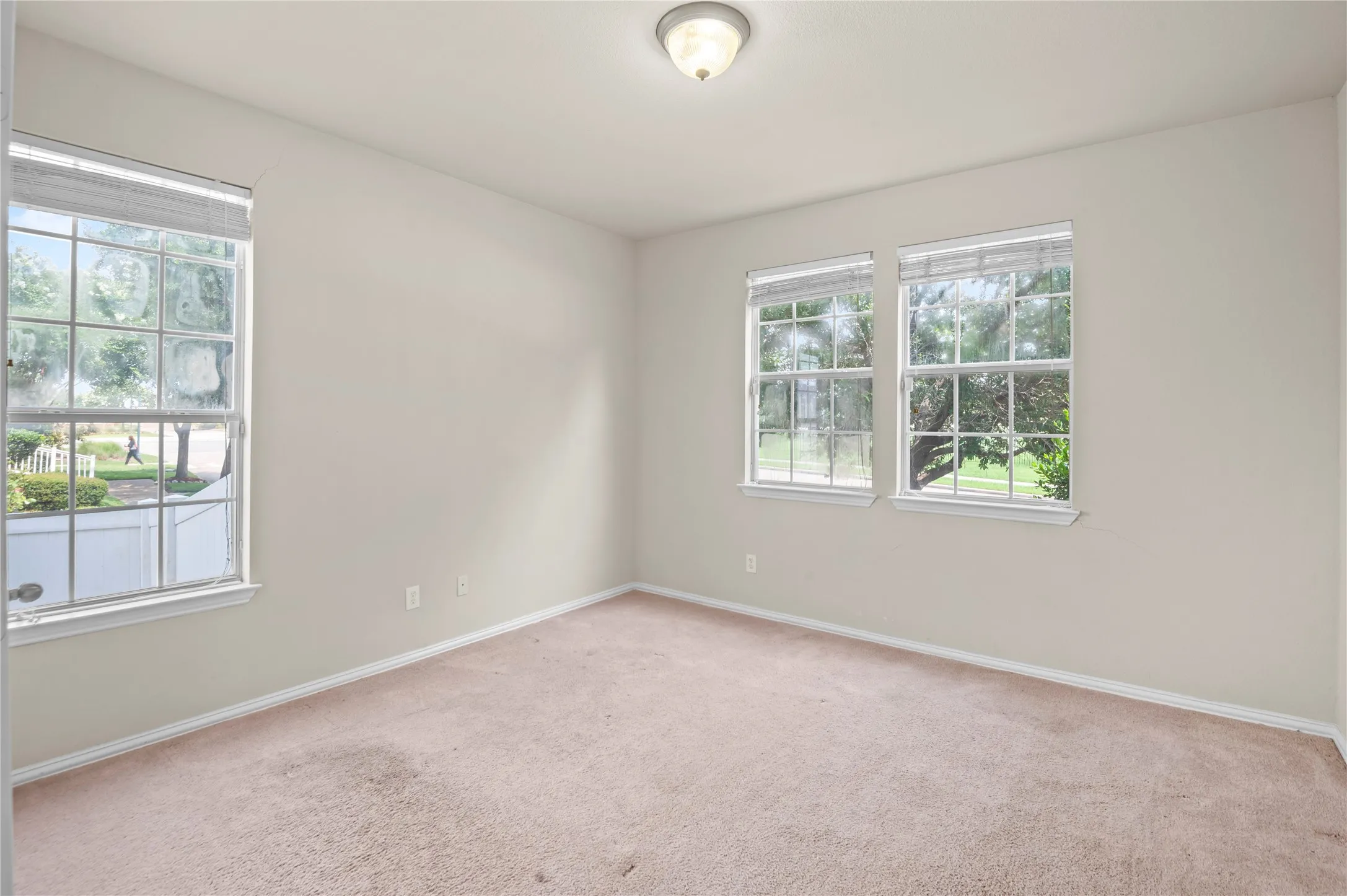 Single Family Residence For Sale in Denton County , 1905 Brown Thrasher Boulevard, Savannah, Texas 76227, 4 Bedroom, 4 Bathroom, 2 Garage spaces, 2,812 Sqft, built in 2004, mls#21380145, Real Estate Agent in Savannah, Homes For Sale in Denton county, Homes For Sale in Savannah, Realtor in Savannah Texas, Real Estate Brokerage Independent Realty Texas, Luminita Cordes Realtor