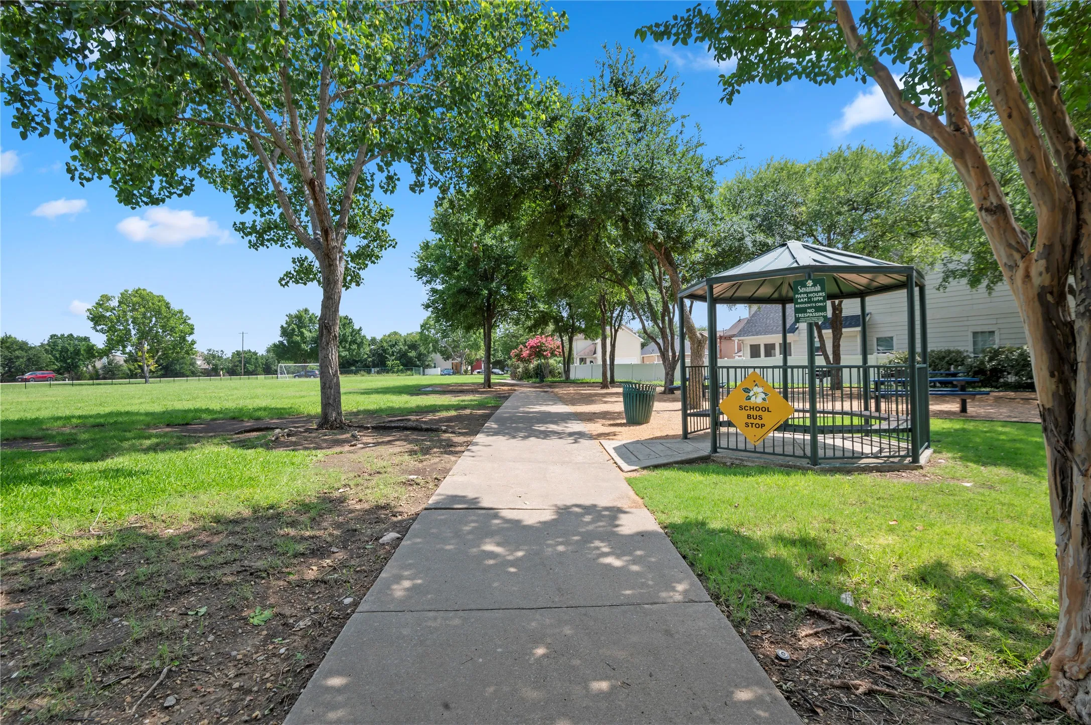 Single Family Residence For Sale in Denton County , 1905 Brown Thrasher Boulevard, Savannah, Texas 76227, 4 Bedroom, 4 Bathroom, 2 Garage spaces, 2,812 Sqft, built in 2004, mls#21380145, Real Estate Agent in Savannah, Homes For Sale in Denton county, Homes For Sale in Savannah, Realtor in Savannah Texas, Real Estate Brokerage Independent Realty Texas, Luminita Cordes Realtor