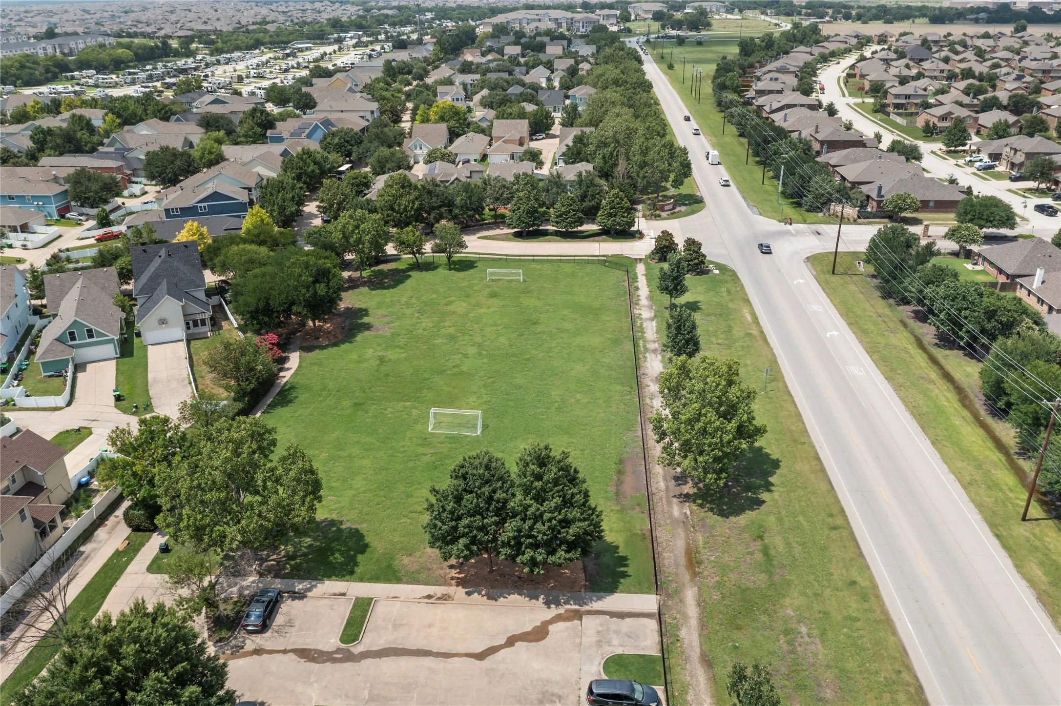 Single Family Residence For Sale in Denton County , 1905 Brown Thrasher Boulevard, Savannah, Texas 76227, 4 Bedroom, 4 Bathroom, 2 Garage spaces, 2,812 Sqft, built in 2004, mls#21380145, Real Estate Agent in Savannah, Homes For Sale in Denton county, Homes For Sale in Savannah, Realtor in Savannah Texas, Real Estate Brokerage Independent Realty Texas, Luminita Cordes Realtor