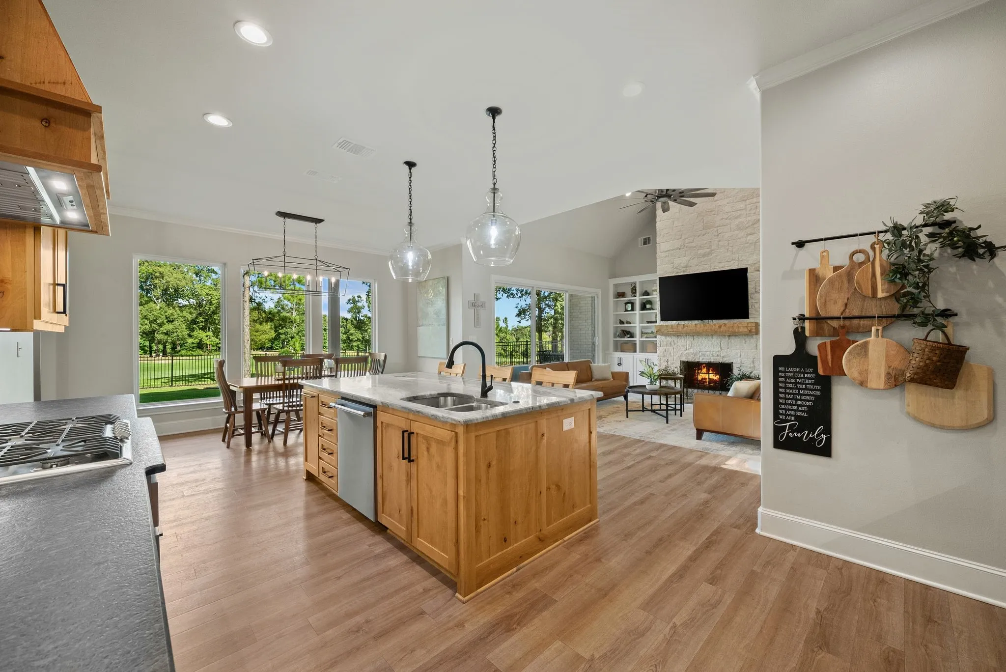 Single Family Residence For Sale in Cherokee County , 1909 County Road 3506, Bullard, Texas 75757, 5 Bedroom, 5 Bathroom, 3 Garage spaces, 3,998 Sqft, built in 2023, mls#21380372, Real Estate Agent in Bullard, Homes For Sale in Cherokee county, Homes For Sale in Bullard, Realtor in Bullard Texas, Real Estate Brokerage Independent Realty Texas, Luminita Cordes Realtor