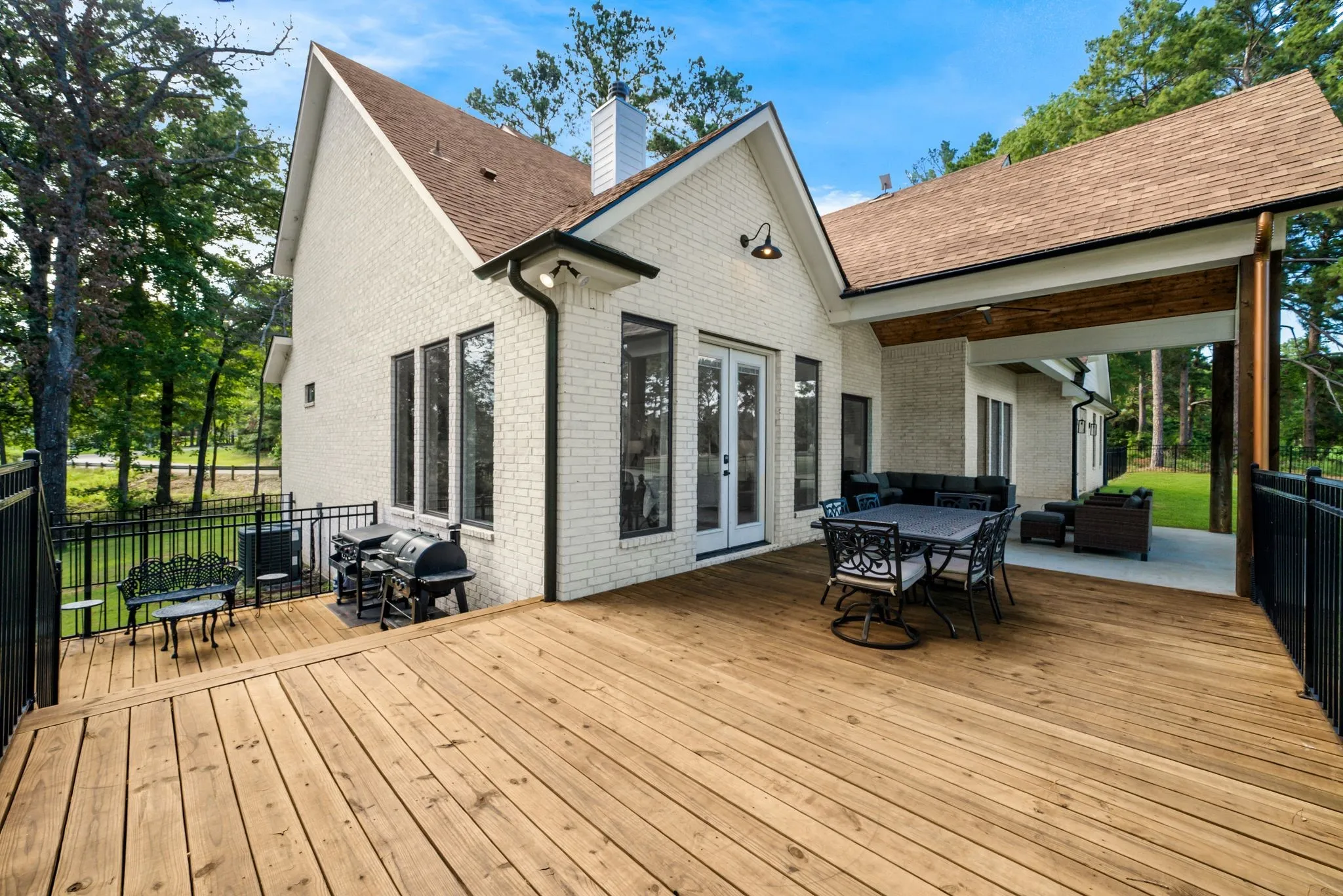 Single Family Residence For Sale in Cherokee County , 1909 County Road 3506, Bullard, Texas 75757, 5 Bedroom, 5 Bathroom, 3 Garage spaces, 3,998 Sqft, built in 2023, mls#21380372, Real Estate Agent in Bullard, Homes For Sale in Cherokee county, Homes For Sale in Bullard, Realtor in Bullard Texas, Real Estate Brokerage Independent Realty Texas, Luminita Cordes Realtor