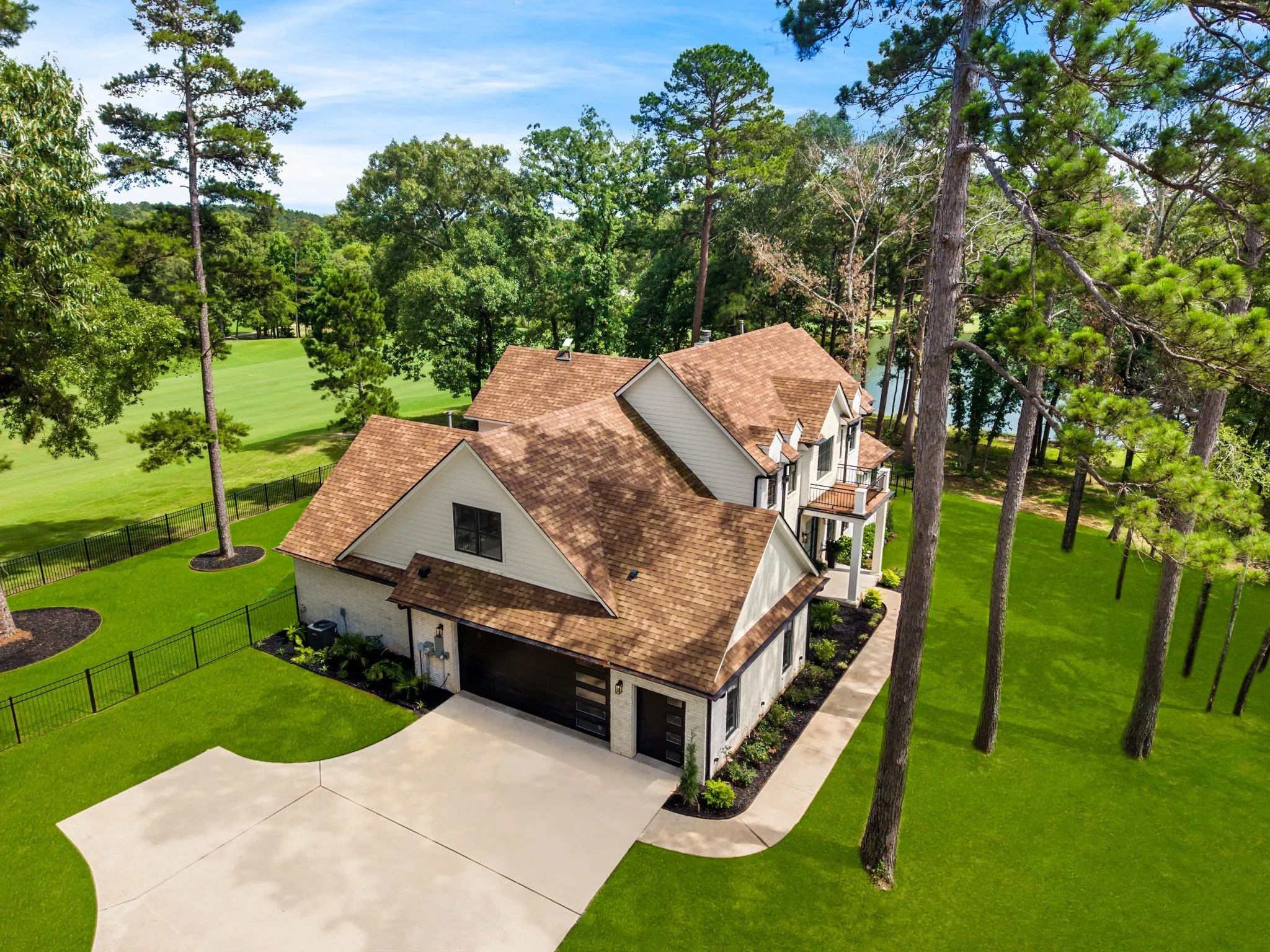 Single Family Residence For Sale in Cherokee County , 1909 County Road 3506, Bullard, Texas 75757, 5 Bedroom, 5 Bathroom, 3 Garage spaces, 3,998 Sqft, built in 2023, mls#21380372, Real Estate Agent in Bullard, Homes For Sale in Cherokee county, Homes For Sale in Bullard, Realtor in Bullard Texas, Real Estate Brokerage Independent Realty Texas, Luminita Cordes Realtor