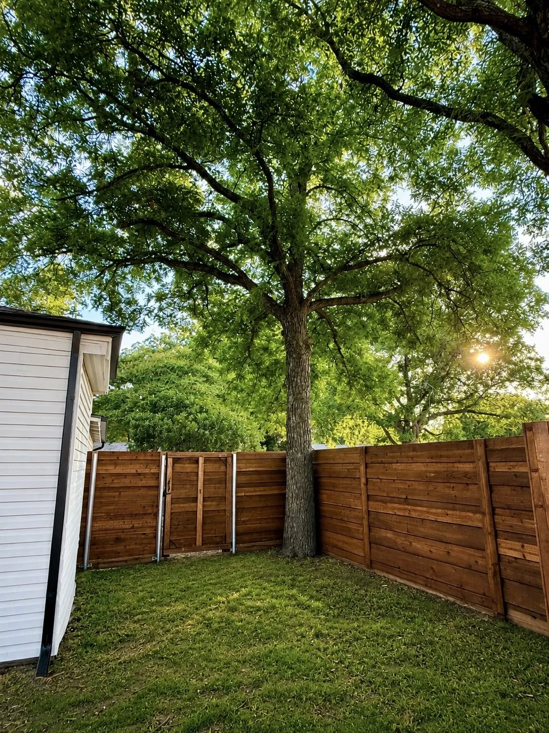 Single Family Residence For Sale in Tarrant County , 220 Sky Acres Drive, Westworth Village, Texas 76114, 2 Bedroom, 1 Bathroom, 1 Garage spaces, 924 Sqft, built in 1952, mls#21380322, Real Estate Agent in Westworth Village, Homes For Sale in Tarrant county, Homes For Sale in Westworth Village, Realtor in Westworth Village Texas, Real Estate Brokerage Independent Realty Texas, Luminita Cordes Realtor